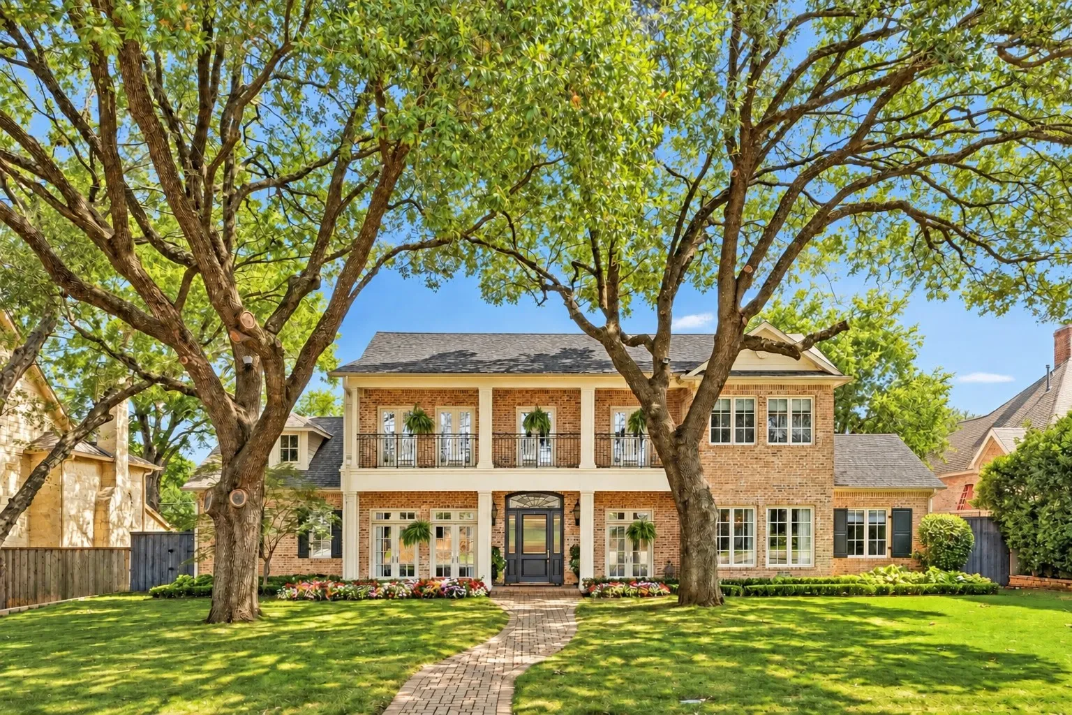Single Family Residence For Sale in Dallas County , 6714 Glendora Avenue, Dallas, Texas 75230, 4 Bedroom, 6 Bathroom, 3 Garage spaces, 5,343 Sqft, built in 2007, mls#21338427, Real Estate Agent in Dallas, Homes For Sale in Dallas county, Homes For Sale in Dallas, Realtor in Dallas Texas, Real Estate Brokerage Independent Realty Texas, Luminita Cordes Realtor