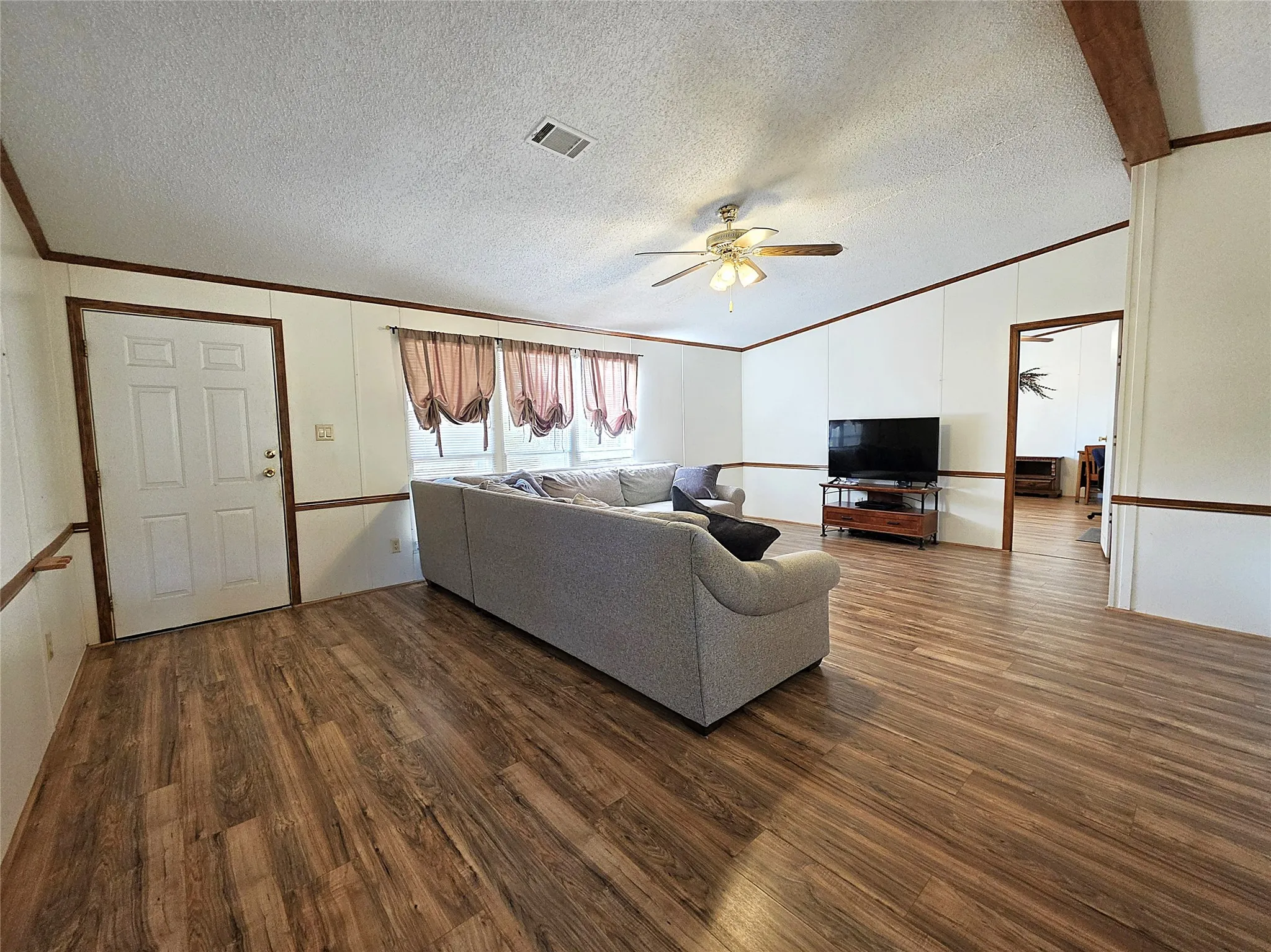 Manufactured Home For Sale in Limestone County , 116 Lcr 751, Thornton, Texas 76687, 4 Bedroom, 2 Bathroom, Garage spaces, 1,728 Sqft, built in 1998, mls#21398148, Real Estate Agent in Thornton, Homes For Sale in Limestone county, Homes For Sale in Thornton, Realtor in Thornton Texas, Real Estate Brokerage Independent Realty Texas, Luminita Cordes Realtor
