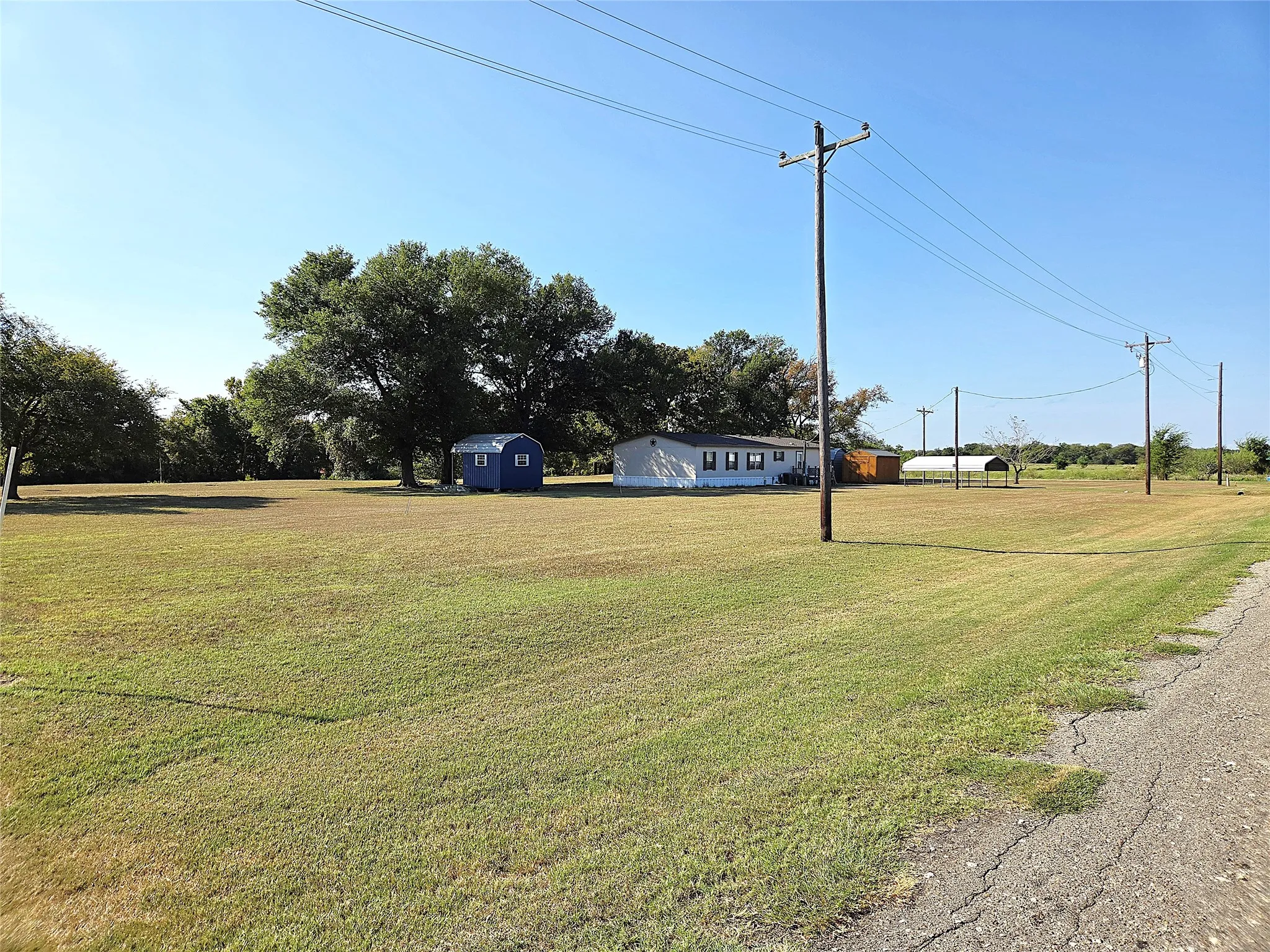 Manufactured Home For Sale in Limestone County , 116 Lcr 751, Thornton, Texas 76687, 4 Bedroom, 2 Bathroom, Garage spaces, 1,728 Sqft, built in 1998, mls#21398148, Real Estate Agent in Thornton, Homes For Sale in Limestone county, Homes For Sale in Thornton, Realtor in Thornton Texas, Real Estate Brokerage Independent Realty Texas, Luminita Cordes Realtor