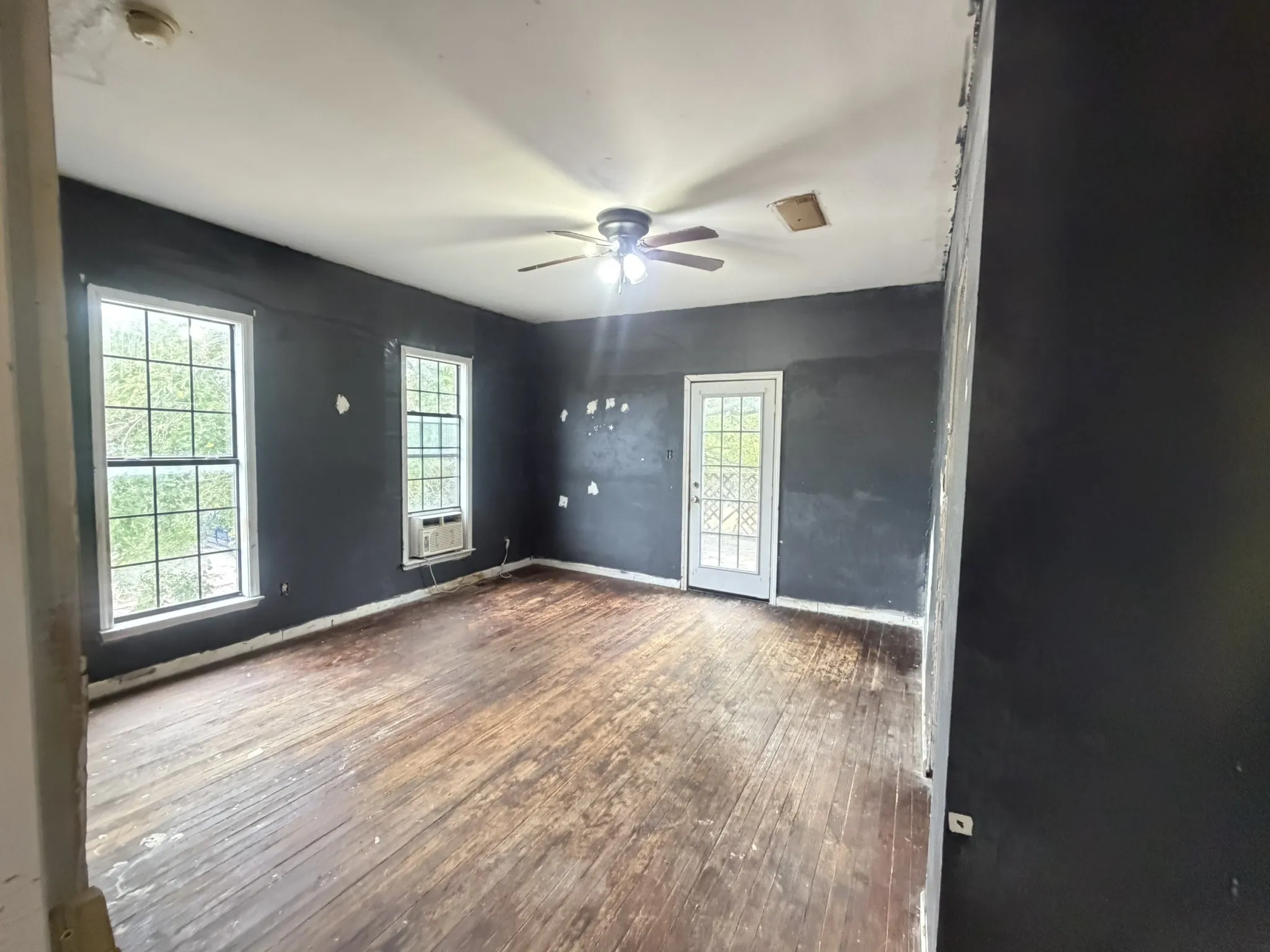 Single Family Residence For Sale in Brown County , 1201 Vincent Street, Brownwood, Texas 76801, 4 Bedroom, 2 Bathroom, Garage spaces, 2,204 Sqft, built in 0, mls#21403653, Real Estate Agent in Brownwood, Homes For Sale in Brown county, Homes For Sale in Brownwood, Realtor in Brownwood Texas, Real Estate Brokerage Independent Realty Texas, Luminita Cordes Realtor