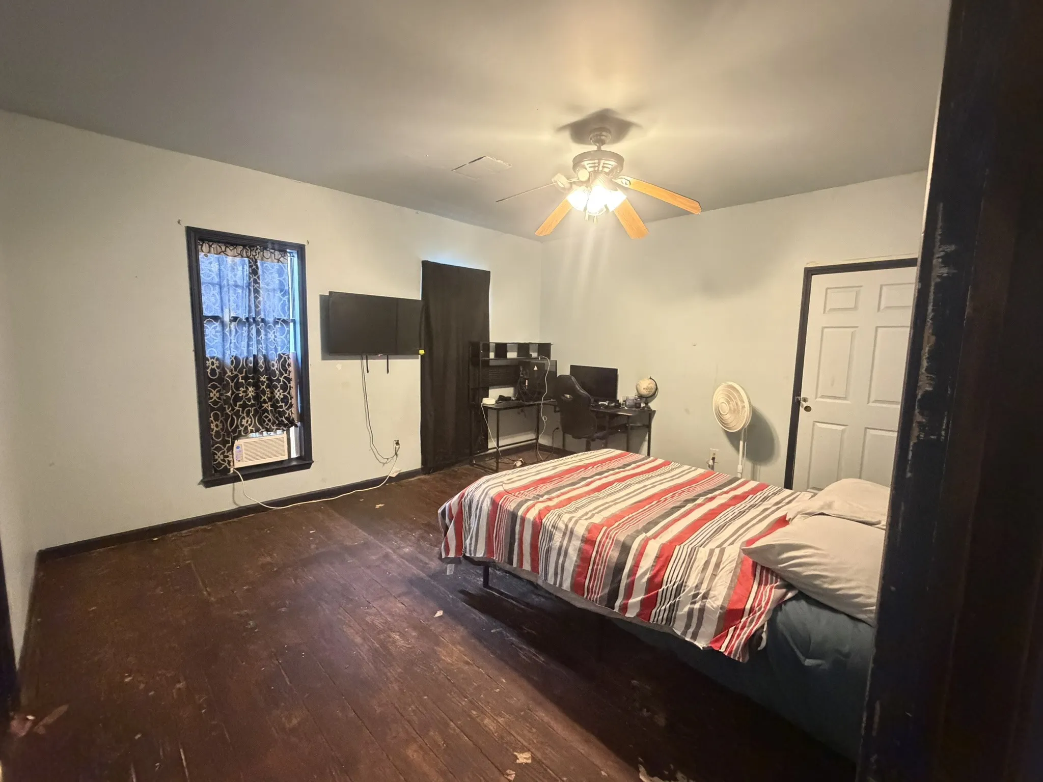 Single Family Residence For Sale in Brown County , 1201 Vincent Street, Brownwood, Texas 76801, 4 Bedroom, 2 Bathroom, Garage spaces, 2,204 Sqft, built in 0, mls#21403653, Real Estate Agent in Brownwood, Homes For Sale in Brown county, Homes For Sale in Brownwood, Realtor in Brownwood Texas, Real Estate Brokerage Independent Realty Texas, Luminita Cordes Realtor