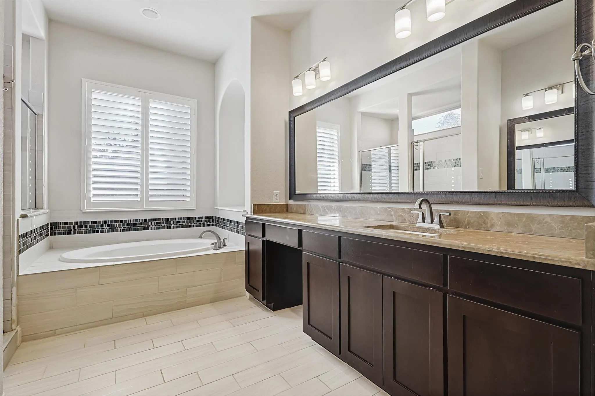 Townhouse For Sale in Denton County , 2812 Cedar Elm Drive, Carrollton, Texas 75010, 3 Bedroom, 3 Bathroom, 2 Garage spaces, 3,234 Sqft, built in 2014, mls#21403710, Real Estate Agent in Carrollton, Homes For Sale in Denton county, Homes For Sale in Carrollton, Realtor in Carrollton Texas, Real Estate Brokerage Independent Realty Texas, Luminita Cordes Realtor