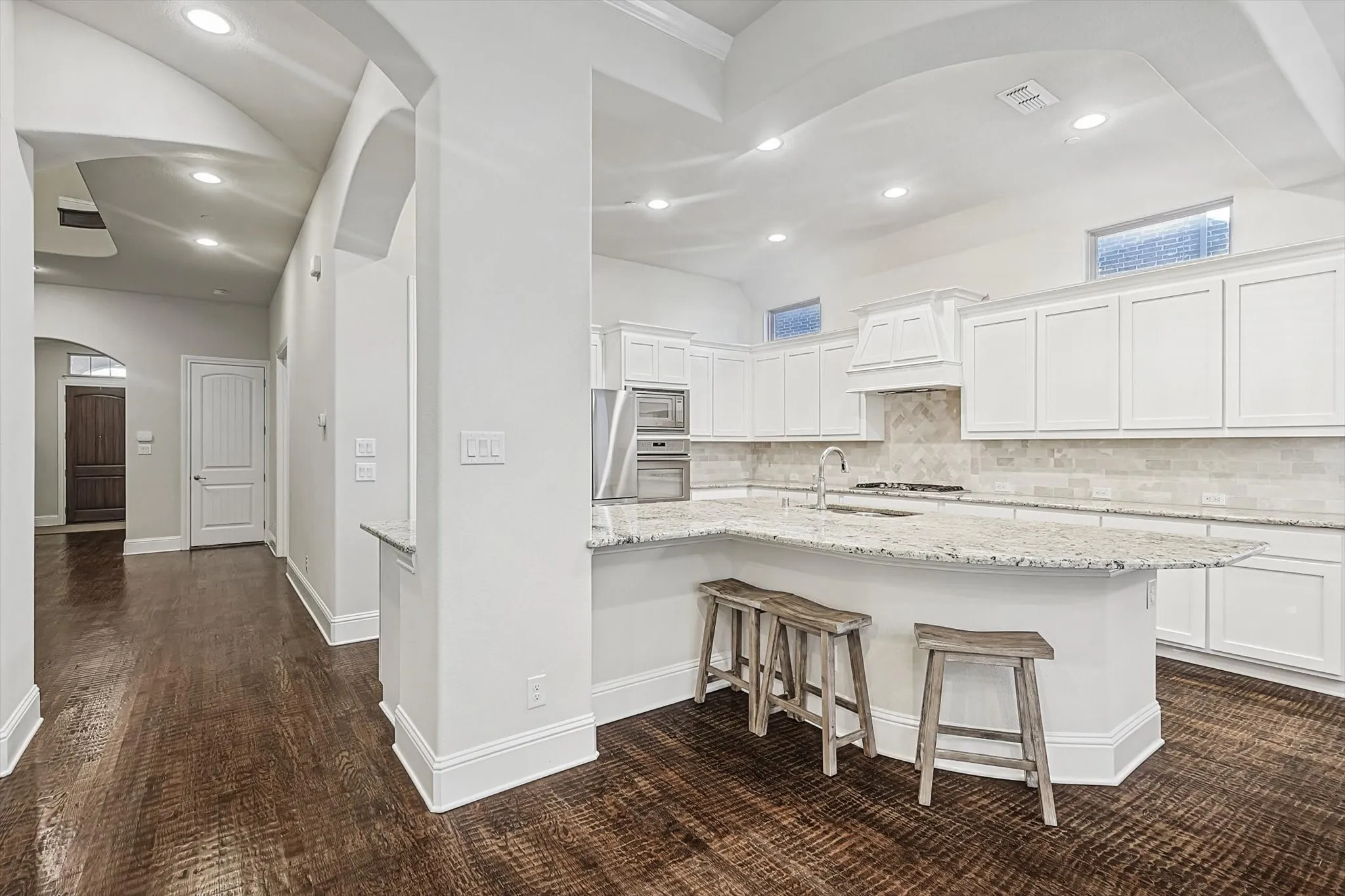Townhouse For Sale in Denton County , 2812 Cedar Elm Drive, Carrollton, Texas 75010, 3 Bedroom, 3 Bathroom, 2 Garage spaces, 3,234 Sqft, built in 2014, mls#21403710, Real Estate Agent in Carrollton, Homes For Sale in Denton county, Homes For Sale in Carrollton, Realtor in Carrollton Texas, Real Estate Brokerage Independent Realty Texas, Luminita Cordes Realtor