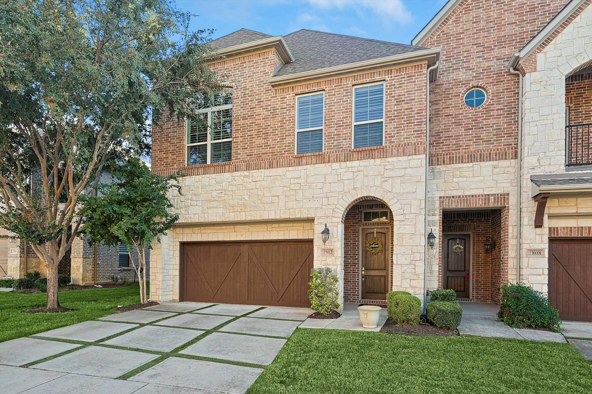 Townhouse For Sale in Denton County , 2812 Cedar Elm Drive, Carrollton, Texas 75010, 3 Bedroom, 3 Bathroom, 2 Garage spaces, 3,234 Sqft, built in 2014, mls#21403710, Real Estate Agent in Carrollton, Homes For Sale in Denton county, Homes For Sale in Carrollton, Realtor in Carrollton Texas, Real Estate Brokerage Independent Realty Texas, Luminita Cordes Realtor