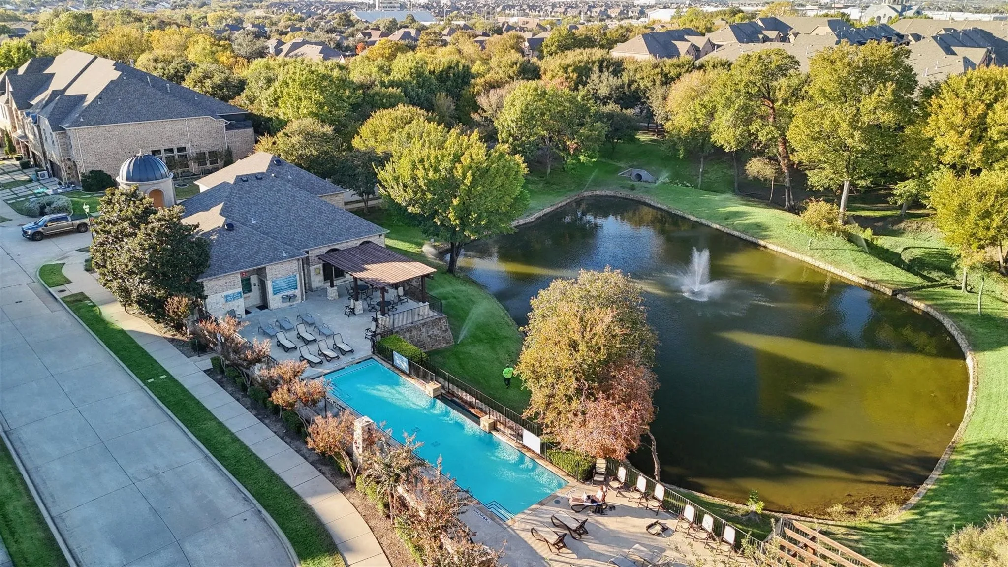 Townhouse For Sale in Denton County , 2812 Cedar Elm Drive, Carrollton, Texas 75010, 3 Bedroom, 3 Bathroom, 2 Garage spaces, 3,234 Sqft, built in 2014, mls#21403710, Real Estate Agent in Carrollton, Homes For Sale in Denton county, Homes For Sale in Carrollton, Realtor in Carrollton Texas, Real Estate Brokerage Independent Realty Texas, Luminita Cordes Realtor