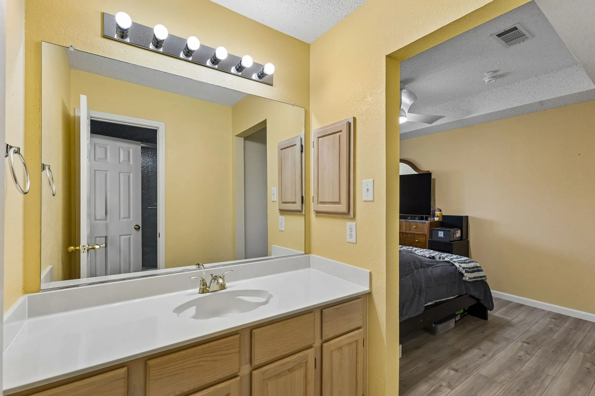 Single Family Residence For Sale in Denton County , 27 Monterey Drive, Trophy Club, Texas 76262, 4 Bedroom, 3 Bathroom, 2 Garage spaces, 3,183 Sqft, built in 1995, mls#21400510, Real Estate Agent in Trophy Club, Homes For Sale in Denton county, Homes For Sale in Trophy Club, Realtor in Trophy Club Texas, Real Estate Brokerage Independent Realty Texas, Luminita Cordes Realtor