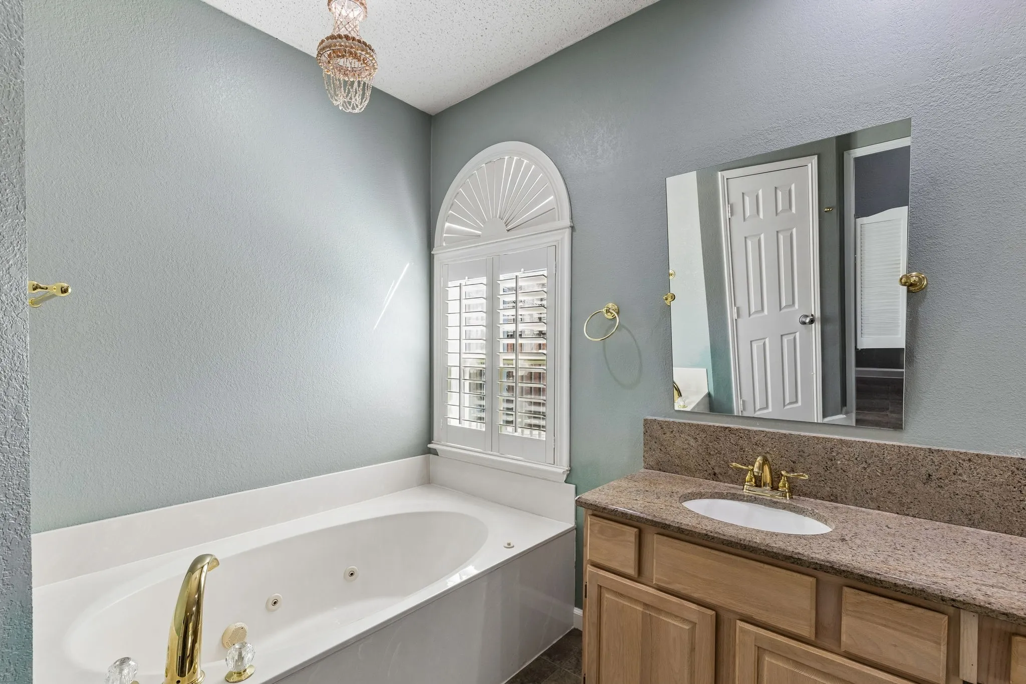 Single Family Residence For Sale in Denton County , 27 Monterey Drive, Trophy Club, Texas 76262, 4 Bedroom, 3 Bathroom, 2 Garage spaces, 3,183 Sqft, built in 1995, mls#21400510, Real Estate Agent in Trophy Club, Homes For Sale in Denton county, Homes For Sale in Trophy Club, Realtor in Trophy Club Texas, Real Estate Brokerage Independent Realty Texas, Luminita Cordes Realtor