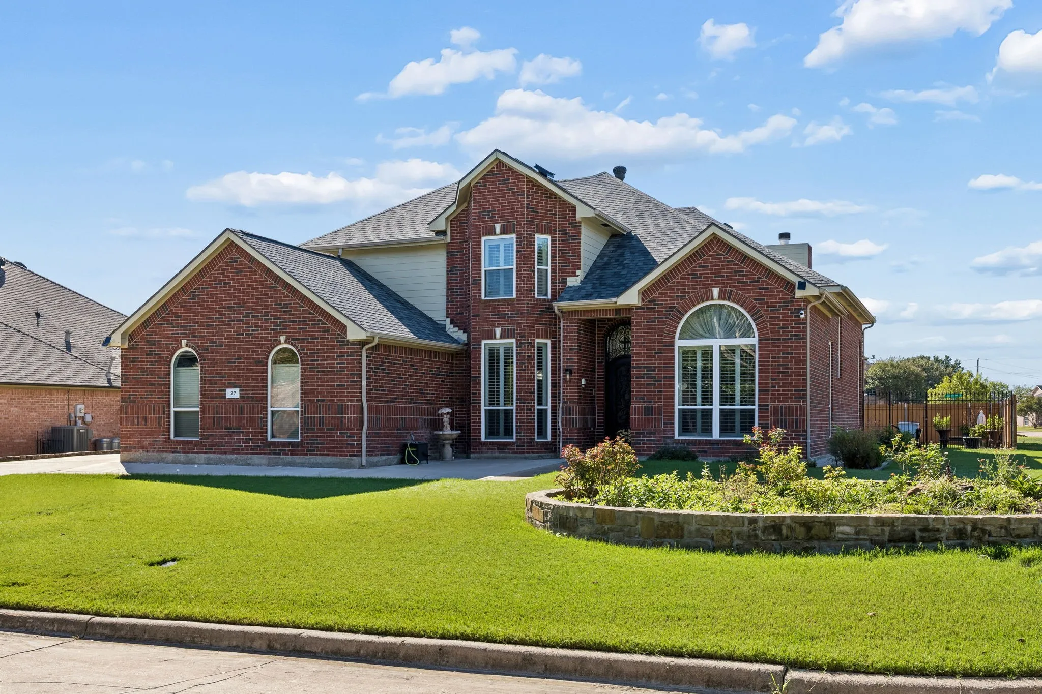 Single Family Residence For Sale in Denton County , 27 Monterey Drive, Trophy Club, Texas 76262, 4 Bedroom, 3 Bathroom, 2 Garage spaces, 3,183 Sqft, built in 1995, mls#21400510, Real Estate Agent in Trophy Club, Homes For Sale in Denton county, Homes For Sale in Trophy Club, Realtor in Trophy Club Texas, Real Estate Brokerage Independent Realty Texas, Luminita Cordes Realtor