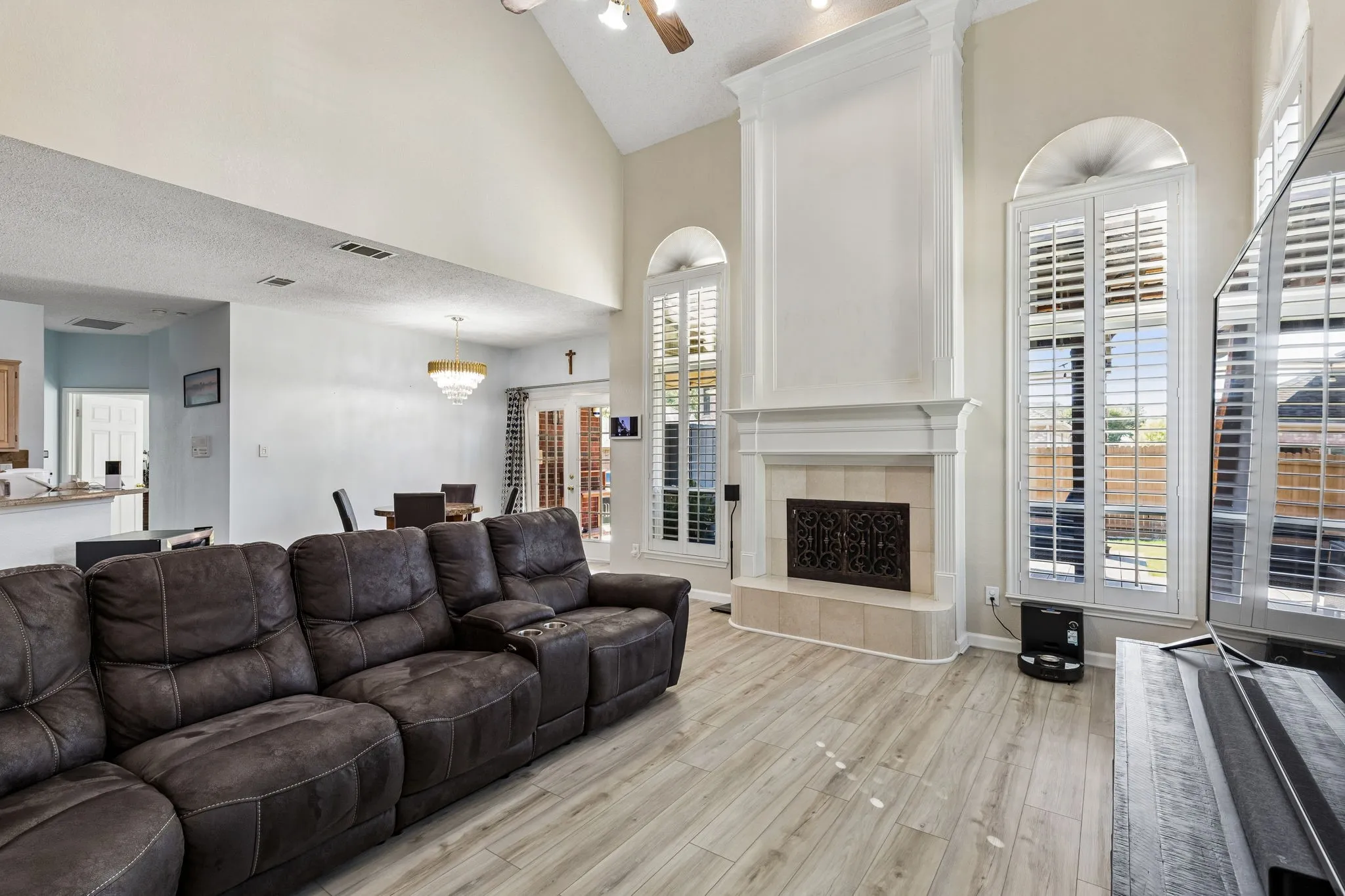 Single Family Residence For Sale in Denton County , 27 Monterey Drive, Trophy Club, Texas 76262, 4 Bedroom, 3 Bathroom, 2 Garage spaces, 3,183 Sqft, built in 1995, mls#21400510, Real Estate Agent in Trophy Club, Homes For Sale in Denton county, Homes For Sale in Trophy Club, Realtor in Trophy Club Texas, Real Estate Brokerage Independent Realty Texas, Luminita Cordes Realtor