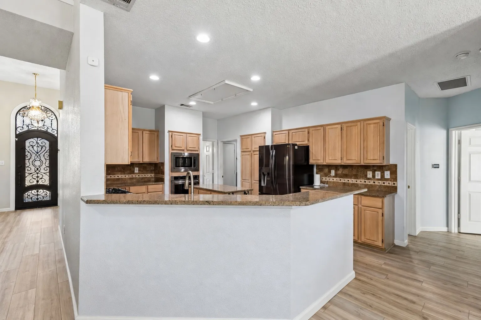 Single Family Residence For Sale in Denton County , 27 Monterey Drive, Trophy Club, Texas 76262, 4 Bedroom, 3 Bathroom, 2 Garage spaces, 3,183 Sqft, built in 1995, mls#21400510, Real Estate Agent in Trophy Club, Homes For Sale in Denton county, Homes For Sale in Trophy Club, Realtor in Trophy Club Texas, Real Estate Brokerage Independent Realty Texas, Luminita Cordes Realtor