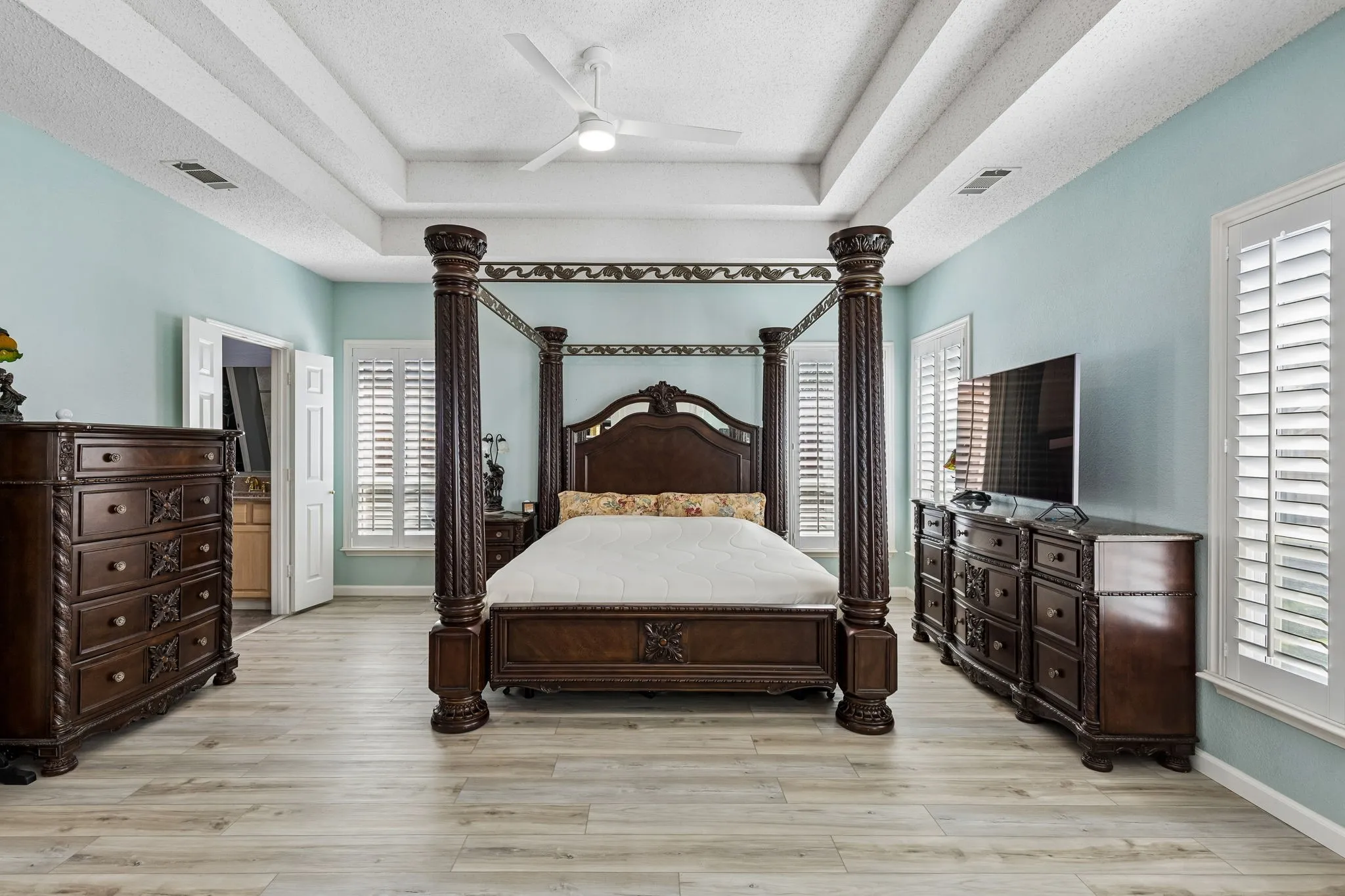 Primary suite