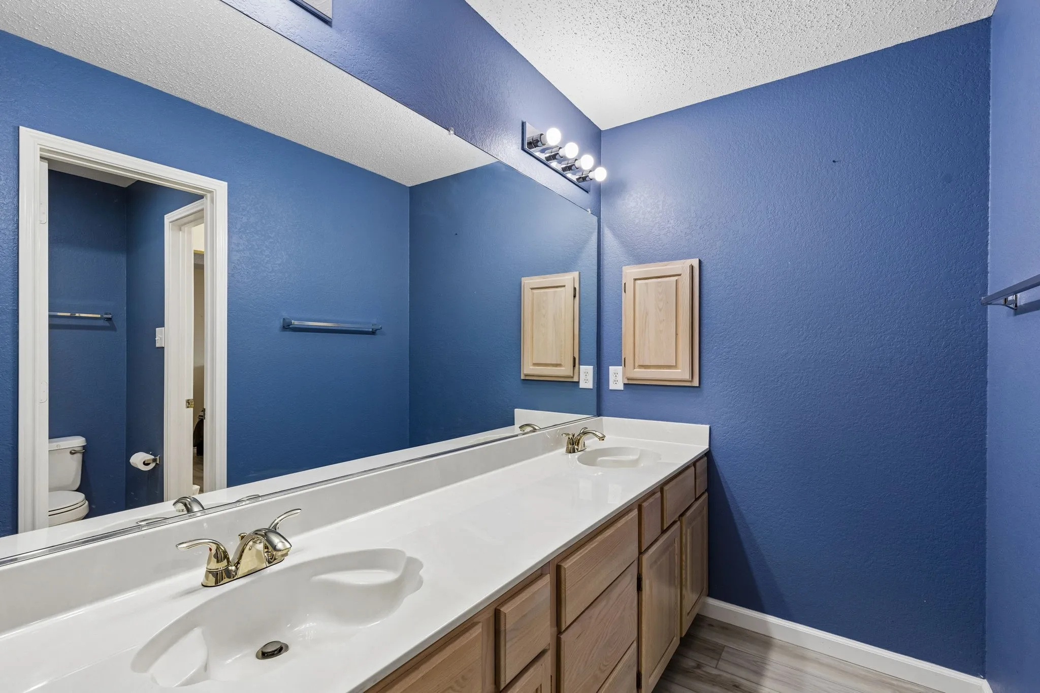 Single Family Residence For Sale in Denton County , 27 Monterey Drive, Trophy Club, Texas 76262, 4 Bedroom, 3 Bathroom, 2 Garage spaces, 3,183 Sqft, built in 1995, mls#21400510, Real Estate Agent in Trophy Club, Homes For Sale in Denton county, Homes For Sale in Trophy Club, Realtor in Trophy Club Texas, Real Estate Brokerage Independent Realty Texas, Luminita Cordes Realtor