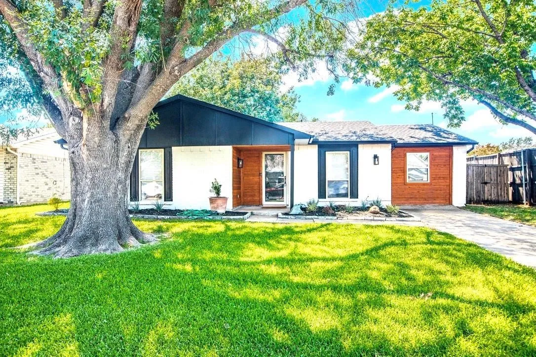 Single Family Residence For Rent in Denton County , 5708 Perrin Street, The Colony, Texas 75056, 3 Bedroom, 2 Bathroom, Garage spaces, 1,076 Sqft, built in 1982, mls#21403699, Real Estate Agent in The Colony, Homes For Rent in Denton county, Homes For Rent in The Colony, Realtor in The Colony Texas, Real Estate Brokerage Independent Realty Texas, Luminita Cordes Realtor