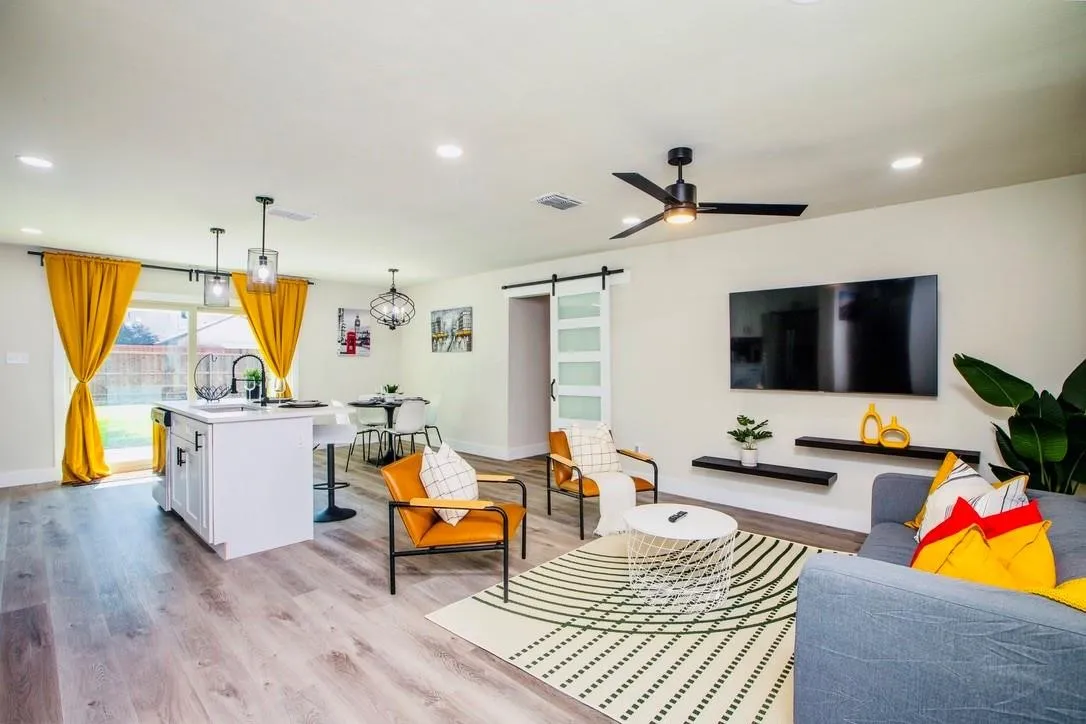 Single Family Residence For Rent in Denton County , 5708 Perrin Street, The Colony, Texas 75056, 3 Bedroom, 2 Bathroom, Garage spaces, 1,076 Sqft, built in 1982, mls#21403699, Real Estate Agent in The Colony, Homes For Rent in Denton county, Homes For Rent in The Colony, Realtor in The Colony Texas, Real Estate Brokerage Independent Realty Texas, Luminita Cordes Realtor