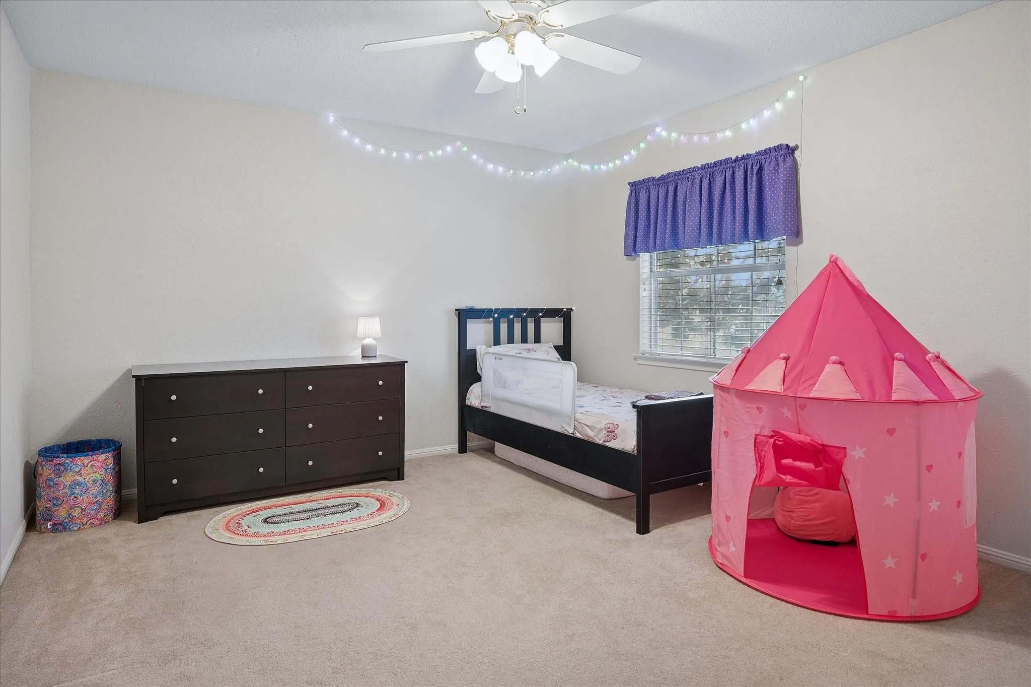 Single Family Residence For Sale in Dallas County , 1211 Laguna Place, Carrollton, Texas 75006, 4 Bedroom, 3 Bathroom, 2 Garage spaces, 3,059 Sqft, built in 1986, mls#21403713, Real Estate Agent in Carrollton, Homes For Sale in Dallas county, Homes For Sale in Carrollton, Realtor in Carrollton Texas, Real Estate Brokerage Independent Realty Texas, Luminita Cordes Realtor