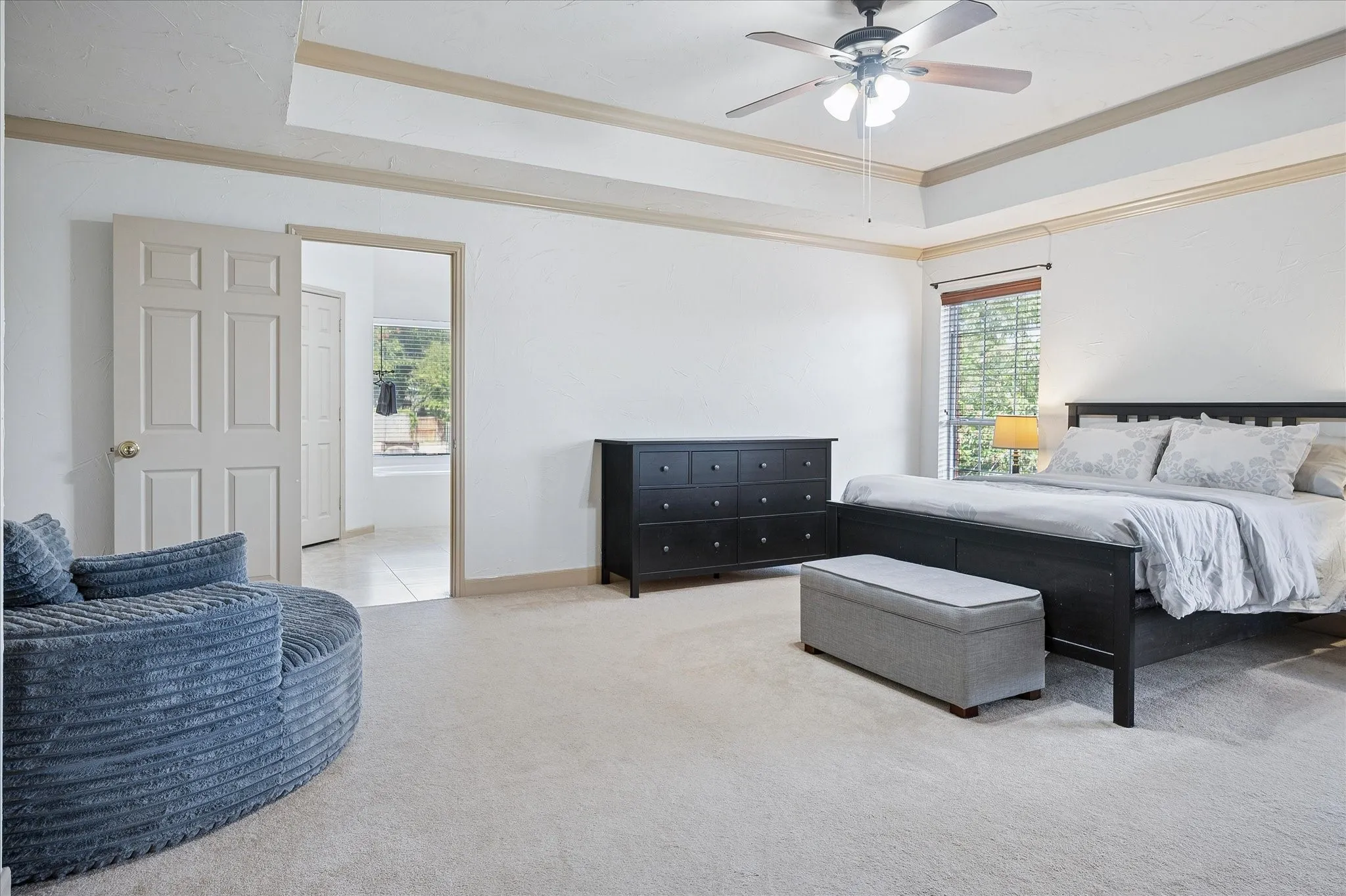 Single Family Residence For Sale in Dallas County , 1211 Laguna Place, Carrollton, Texas 75006, 4 Bedroom, 3 Bathroom, 2 Garage spaces, 3,059 Sqft, built in 1986, mls#21403713, Real Estate Agent in Carrollton, Homes For Sale in Dallas county, Homes For Sale in Carrollton, Realtor in Carrollton Texas, Real Estate Brokerage Independent Realty Texas, Luminita Cordes Realtor