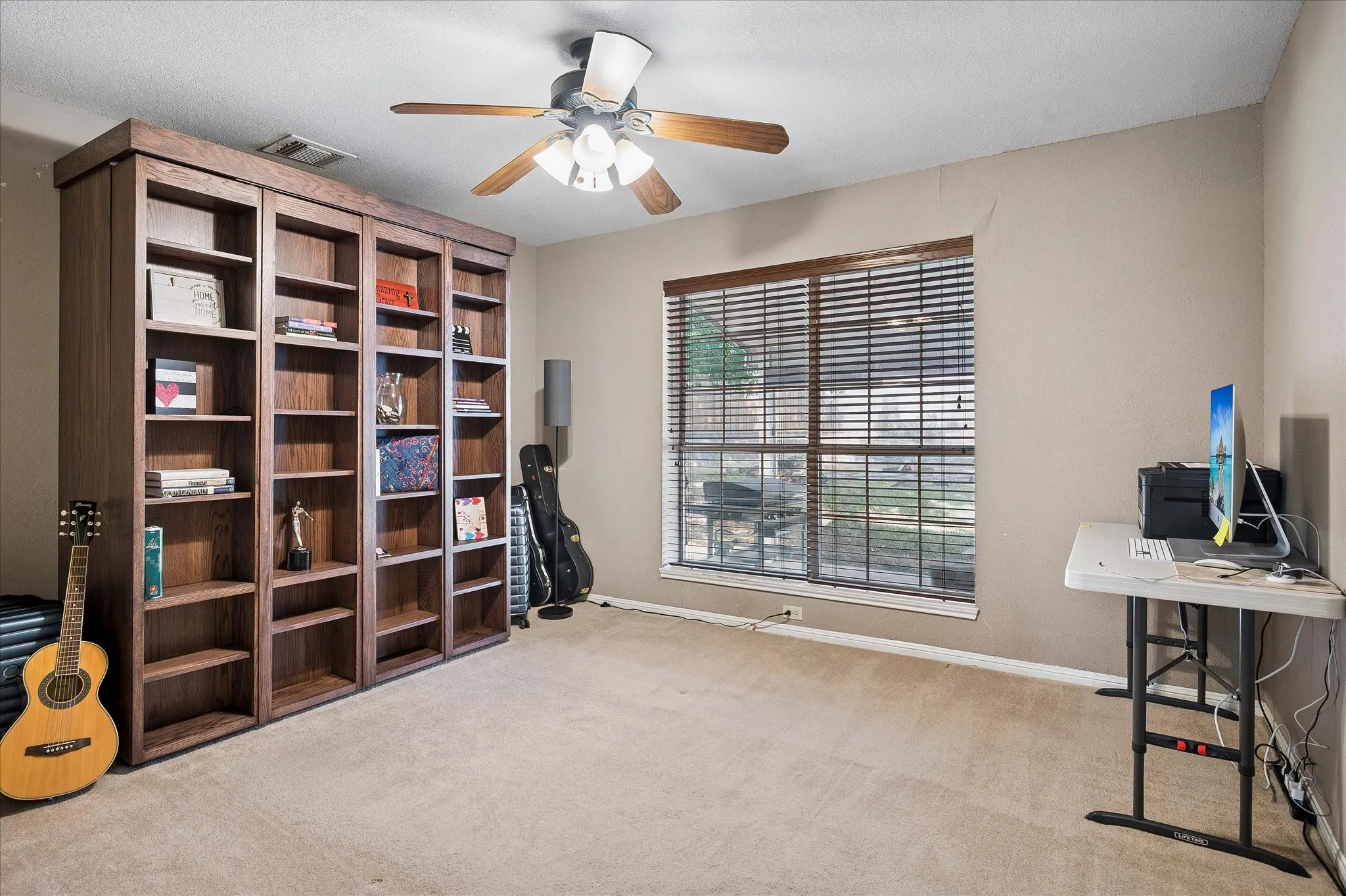 Single Family Residence For Sale in Dallas County , 1211 Laguna Place, Carrollton, Texas 75006, 4 Bedroom, 3 Bathroom, 2 Garage spaces, 3,059 Sqft, built in 1986, mls#21403713, Real Estate Agent in Carrollton, Homes For Sale in Dallas county, Homes For Sale in Carrollton, Realtor in Carrollton Texas, Real Estate Brokerage Independent Realty Texas, Luminita Cordes Realtor