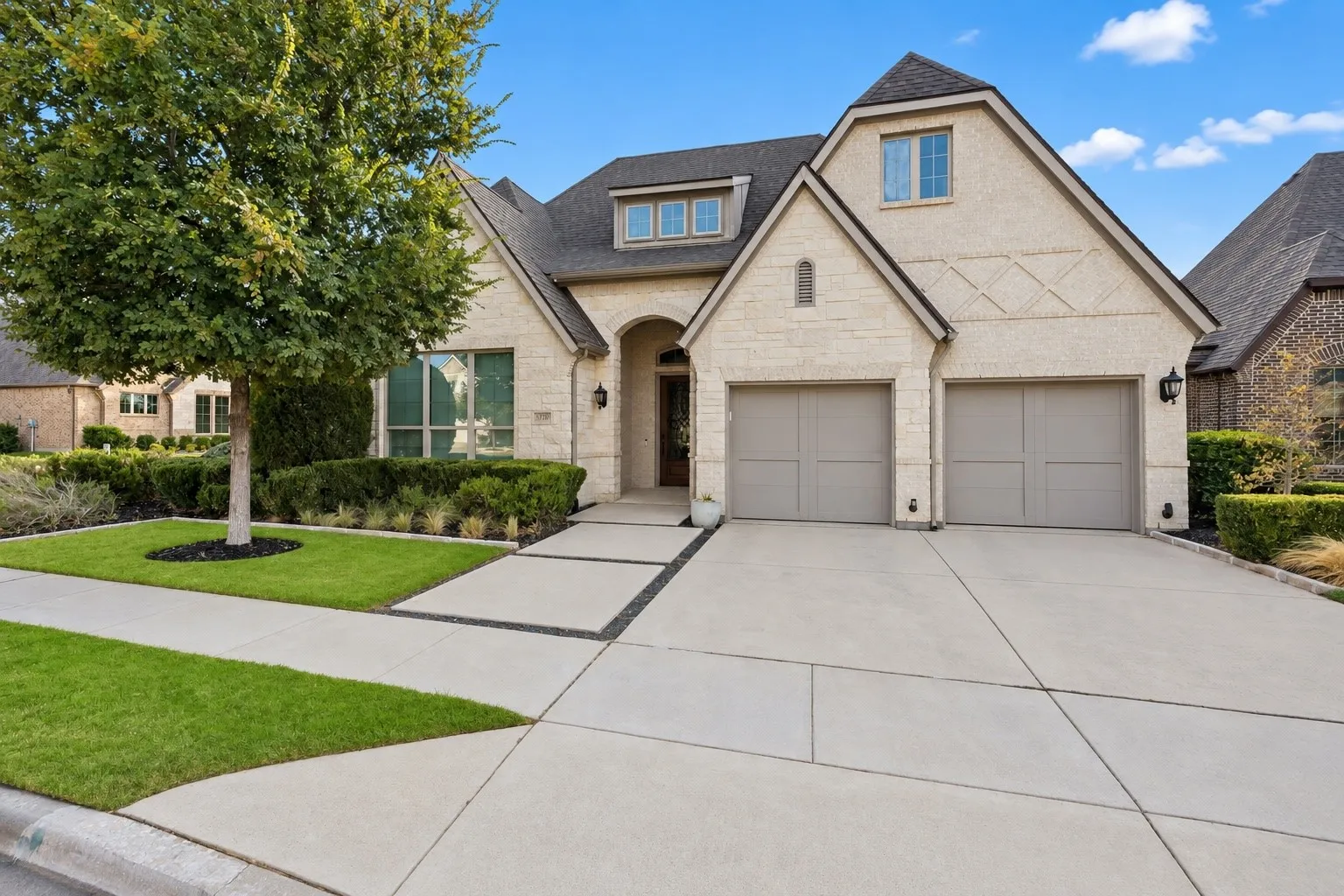 Single Family Residence For Sale in Tarrant County , 5729 Heron Drive W, Colleyville, Texas 76034, 3 Bedroom, 3 Bathroom, 3 Garage spaces, 2,911 Sqft, built in 2015, mls#21397940, Real Estate Agent in Colleyville, Homes For Sale in Tarrant county, Homes For Sale in Colleyville, Realtor in Colleyville Texas, Real Estate Brokerage Independent Realty Texas, Luminita Cordes Realtor