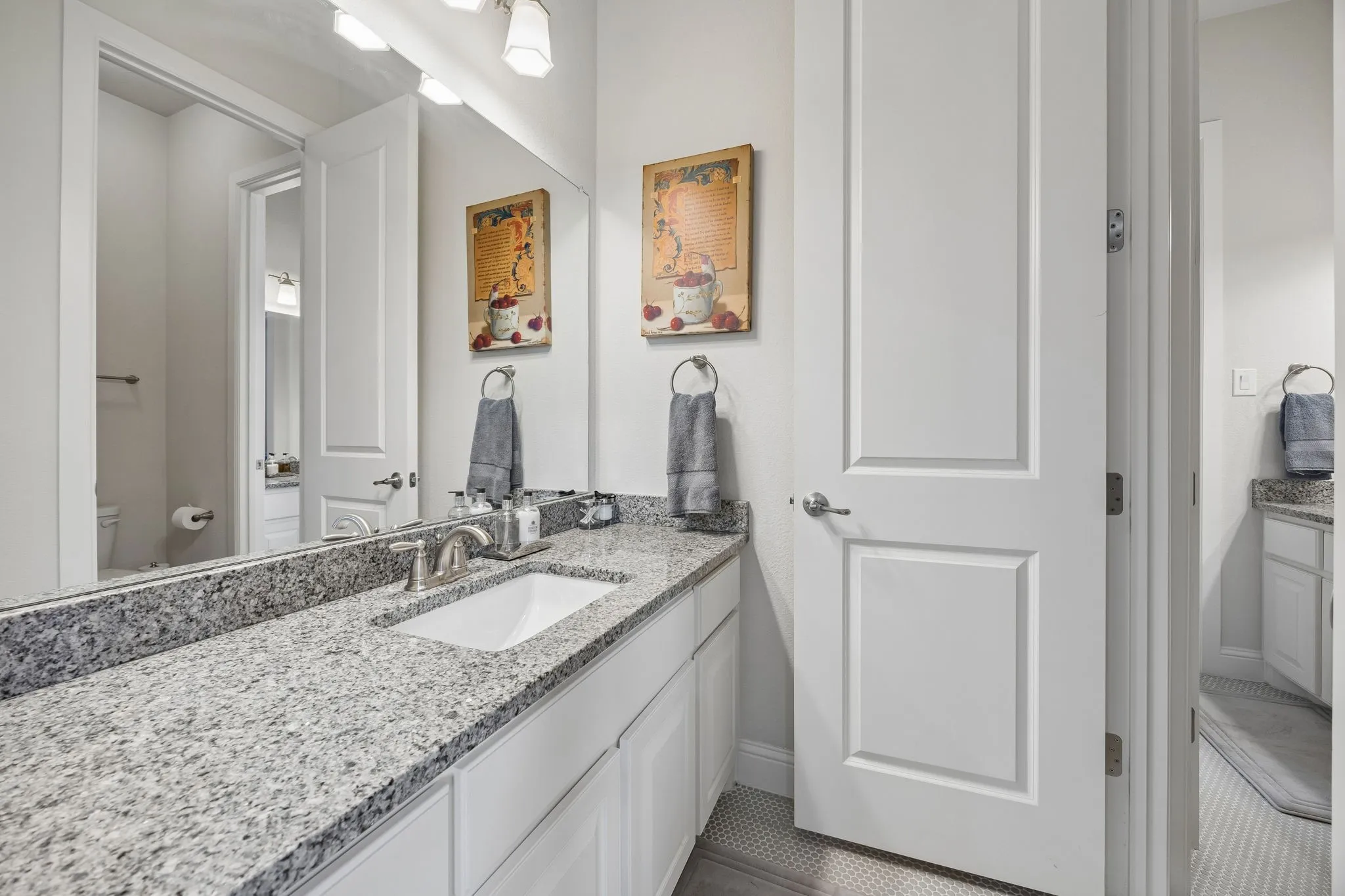 Single Family Residence For Sale in Tarrant County , 5729 Heron Drive W, Colleyville, Texas 76034, 3 Bedroom, 3 Bathroom, 3 Garage spaces, 2,911 Sqft, built in 2015, mls#21397940, Real Estate Agent in Colleyville, Homes For Sale in Tarrant county, Homes For Sale in Colleyville, Realtor in Colleyville Texas, Real Estate Brokerage Independent Realty Texas, Luminita Cordes Realtor