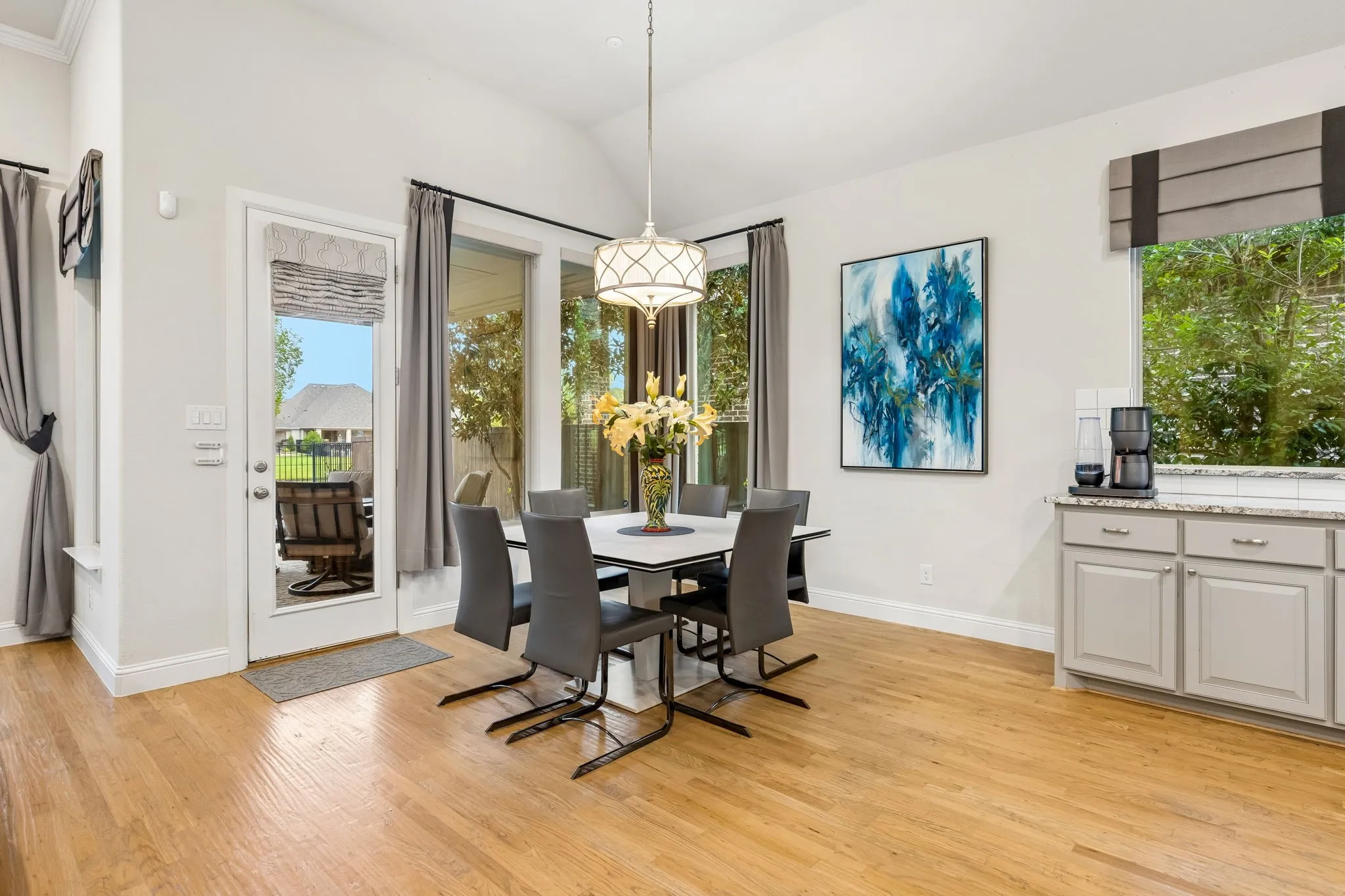 Single Family Residence For Sale in Tarrant County , 5729 Heron Drive W, Colleyville, Texas 76034, 3 Bedroom, 3 Bathroom, 3 Garage spaces, 2,911 Sqft, built in 2015, mls#21397940, Real Estate Agent in Colleyville, Homes For Sale in Tarrant county, Homes For Sale in Colleyville, Realtor in Colleyville Texas, Real Estate Brokerage Independent Realty Texas, Luminita Cordes Realtor