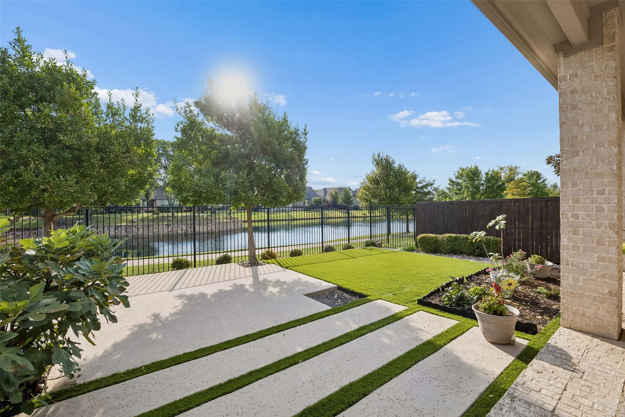 Single Family Residence For Sale in Tarrant County , 5729 Heron Drive W, Colleyville, Texas 76034, 3 Bedroom, 3 Bathroom, 3 Garage spaces, 2,911 Sqft, built in 2015, mls#21397940, Real Estate Agent in Colleyville, Homes For Sale in Tarrant county, Homes For Sale in Colleyville, Realtor in Colleyville Texas, Real Estate Brokerage Independent Realty Texas, Luminita Cordes Realtor