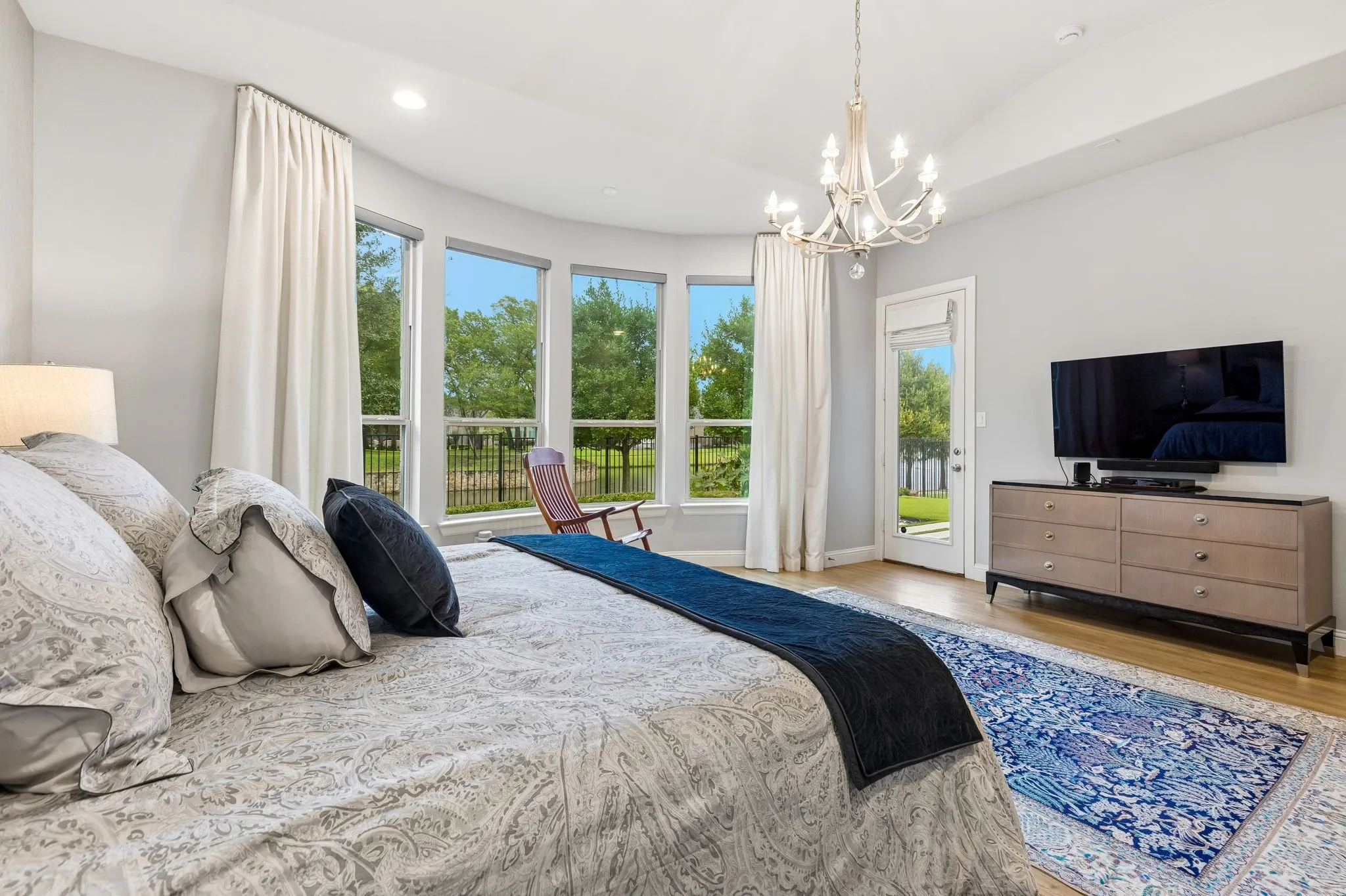 Single Family Residence For Sale in Tarrant County , 5729 Heron Drive W, Colleyville, Texas 76034, 3 Bedroom, 3 Bathroom, 3 Garage spaces, 2,911 Sqft, built in 2015, mls#21397940, Real Estate Agent in Colleyville, Homes For Sale in Tarrant county, Homes For Sale in Colleyville, Realtor in Colleyville Texas, Real Estate Brokerage Independent Realty Texas, Luminita Cordes Realtor