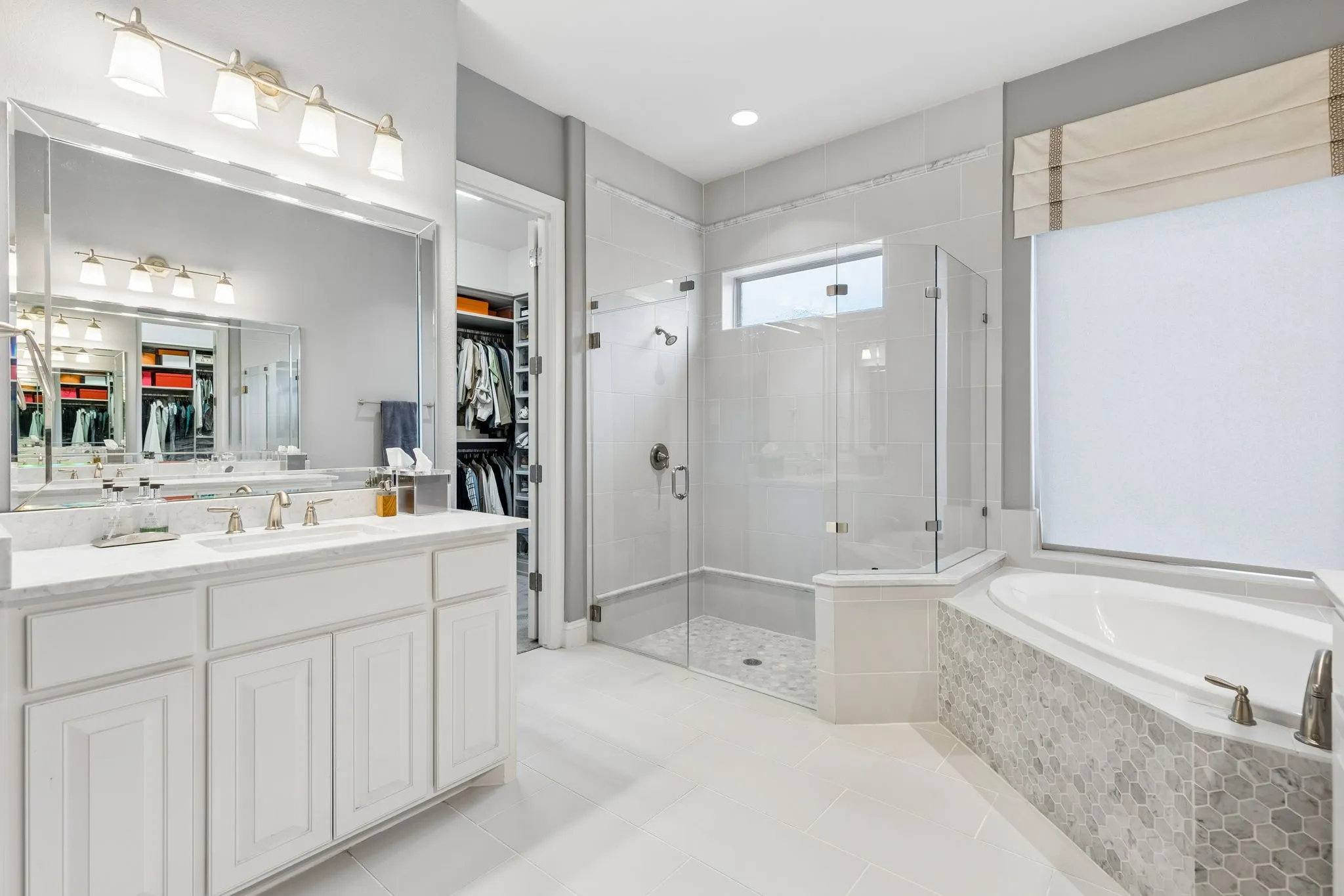Single Family Residence For Sale in Tarrant County , 5729 Heron Drive W, Colleyville, Texas 76034, 3 Bedroom, 3 Bathroom, 3 Garage spaces, 2,911 Sqft, built in 2015, mls#21397940, Real Estate Agent in Colleyville, Homes For Sale in Tarrant county, Homes For Sale in Colleyville, Realtor in Colleyville Texas, Real Estate Brokerage Independent Realty Texas, Luminita Cordes Realtor