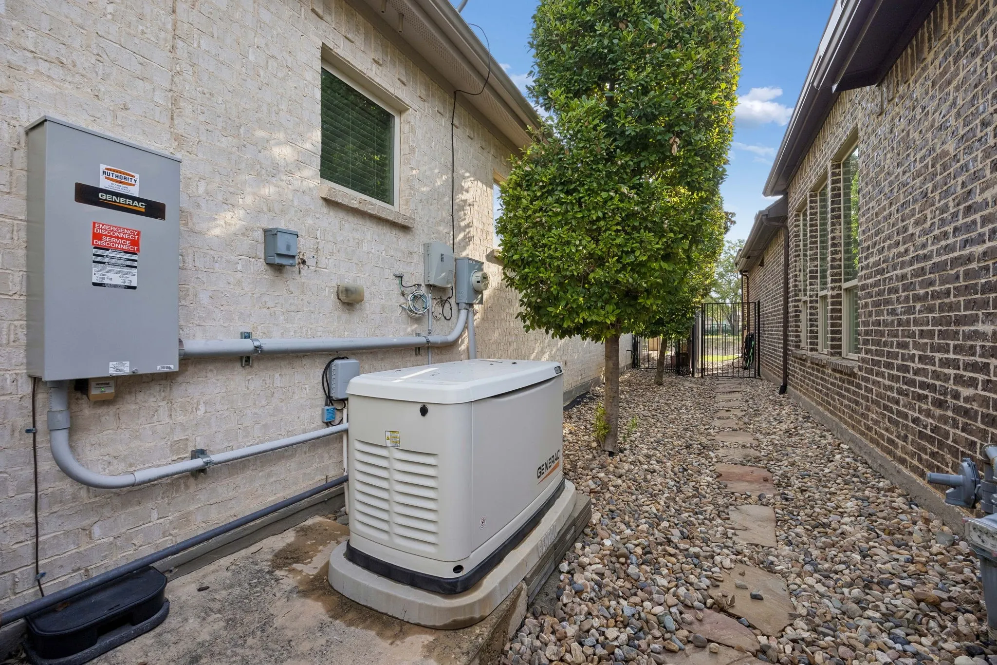 Single Family Residence For Sale in Tarrant County , 5729 Heron Drive W, Colleyville, Texas 76034, 3 Bedroom, 3 Bathroom, 3 Garage spaces, 2,911 Sqft, built in 2015, mls#21397940, Real Estate Agent in Colleyville, Homes For Sale in Tarrant county, Homes For Sale in Colleyville, Realtor in Colleyville Texas, Real Estate Brokerage Independent Realty Texas, Luminita Cordes Realtor