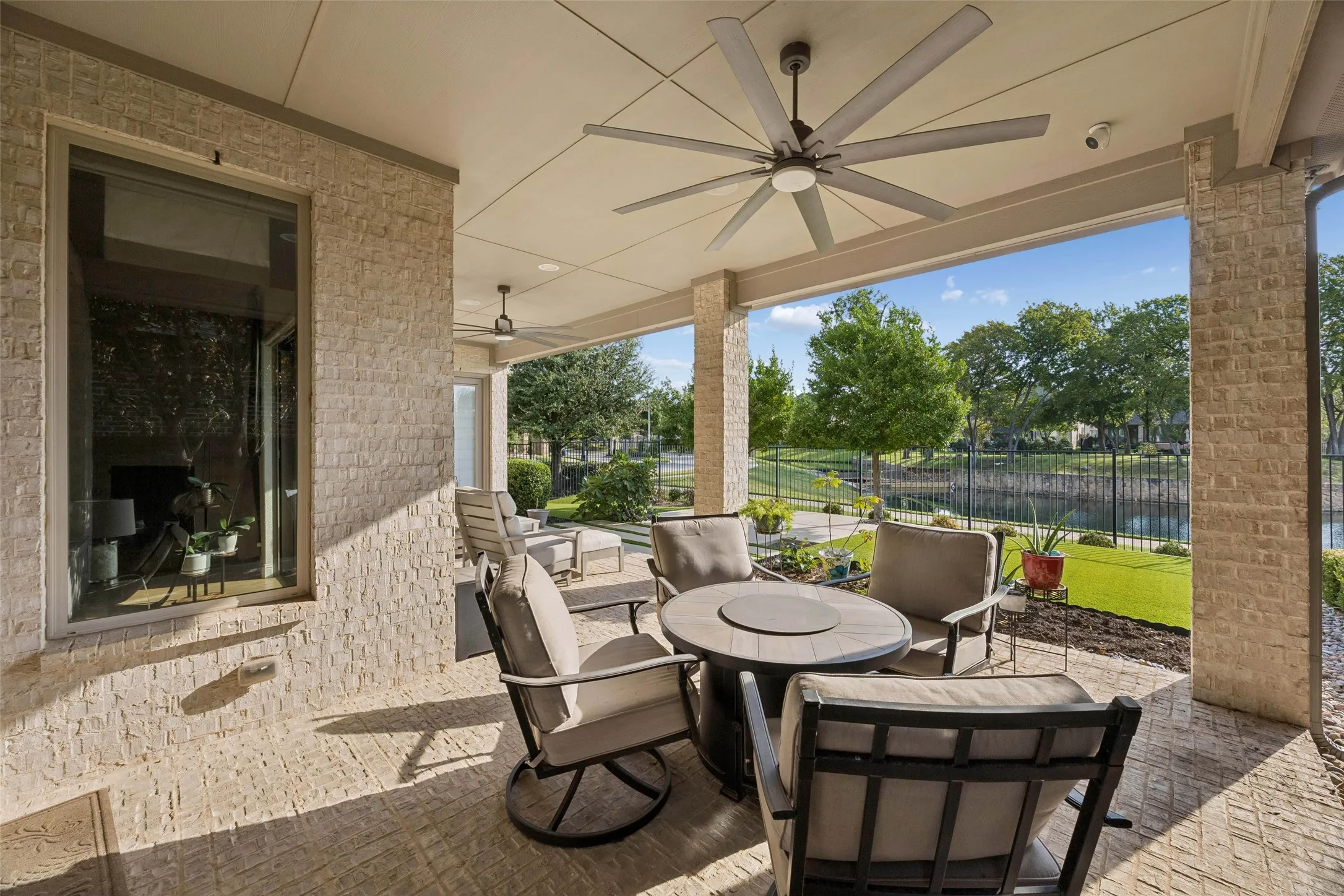 Single Family Residence For Sale in Tarrant County , 5729 Heron Drive W, Colleyville, Texas 76034, 3 Bedroom, 3 Bathroom, 3 Garage spaces, 2,911 Sqft, built in 2015, mls#21397940, Real Estate Agent in Colleyville, Homes For Sale in Tarrant county, Homes For Sale in Colleyville, Realtor in Colleyville Texas, Real Estate Brokerage Independent Realty Texas, Luminita Cordes Realtor