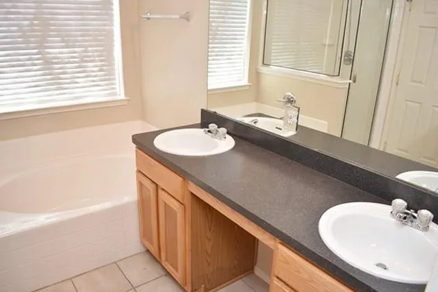 Single Family Residence For Sale in Tarrant County , 10332 Bear Creek Trail, Fort Worth, Texas 76244, 4 Bedroom, 3 Bathroom, 2 Garage spaces, 1,946 Sqft, built in 2005, mls#21402846, Real Estate Agent in Fort Worth, Homes For Sale in Tarrant county, Homes For Sale in Fort Worth, Realtor in Fort Worth Texas, Real Estate Brokerage Independent Realty Texas, Luminita Cordes Realtor