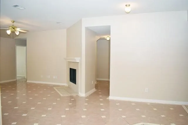 Single Family Residence For Sale in Tarrant County , 10332 Bear Creek Trail, Fort Worth, Texas 76244, 4 Bedroom, 3 Bathroom, 2 Garage spaces, 1,946 Sqft, built in 2005, mls#21402846, Real Estate Agent in Fort Worth, Homes For Sale in Tarrant county, Homes For Sale in Fort Worth, Realtor in Fort Worth Texas, Real Estate Brokerage Independent Realty Texas, Luminita Cordes Realtor