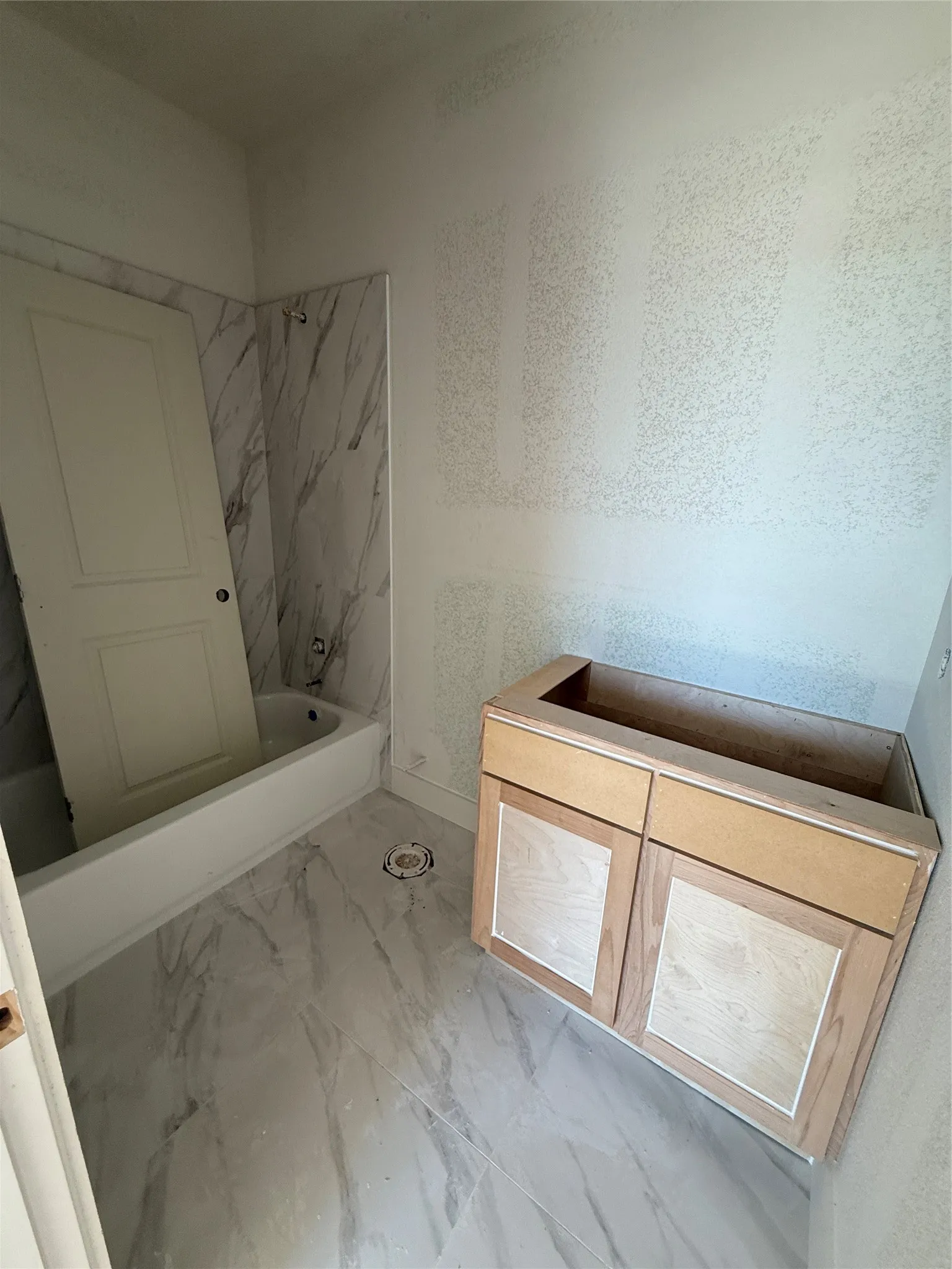 Upstairs bonus room or 4th bedroom bath