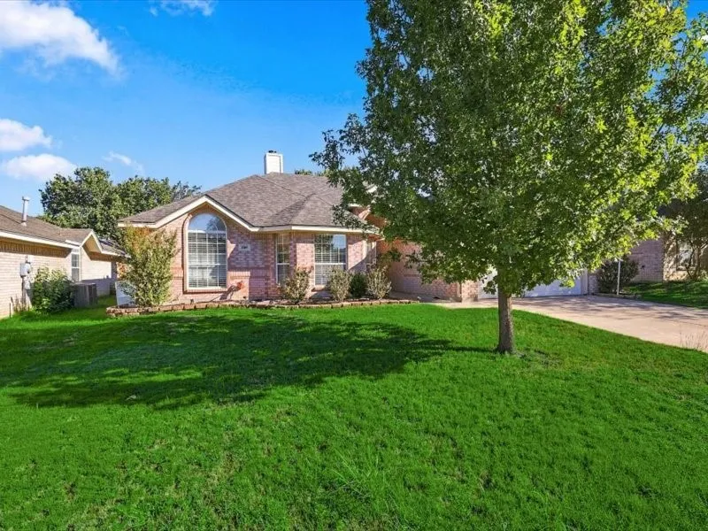 Single Family Residence For Rent in Tarrant County , 3709 Staghorn Circle N, Fort Worth, Texas 76137, 4 Bedroom, 2 Bathroom, 2 Garage spaces, 1,801 Sqft, built in 1999, mls#21403647, Real Estate Agent in Fort Worth, Homes For Rent in Tarrant county, Homes For Rent in Fort Worth, Realtor in Fort Worth Texas, Real Estate Brokerage Independent Realty Texas, Luminita Cordes Realtor