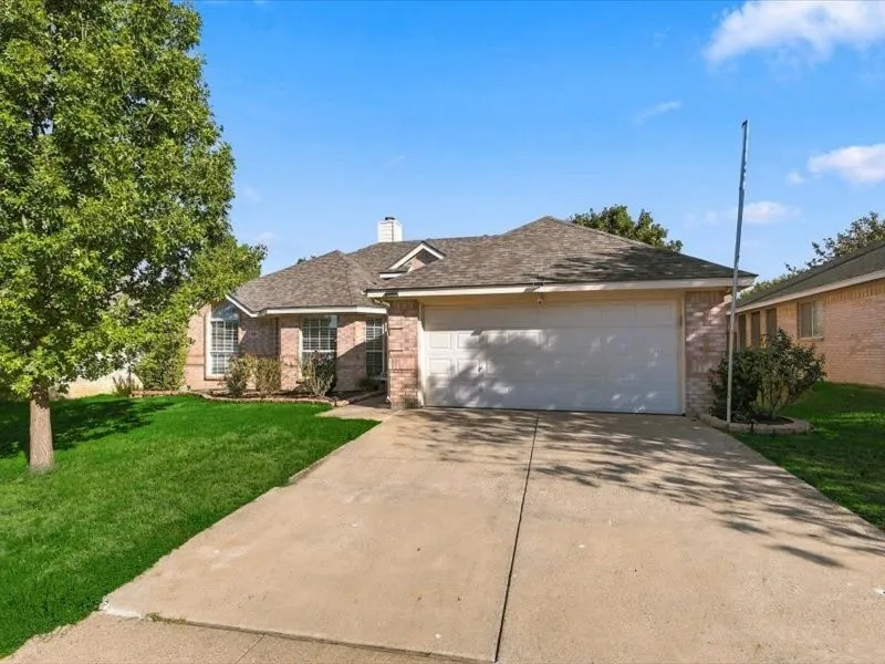 Single Family Residence For Rent in Tarrant County , 3709 Staghorn Circle N, Fort Worth, Texas 76137, 4 Bedroom, 2 Bathroom, 2 Garage spaces, 1,801 Sqft, built in 1999, mls#21403647, Real Estate Agent in Fort Worth, Homes For Rent in Tarrant county, Homes For Rent in Fort Worth, Realtor in Fort Worth Texas, Real Estate Brokerage Independent Realty Texas, Luminita Cordes Realtor