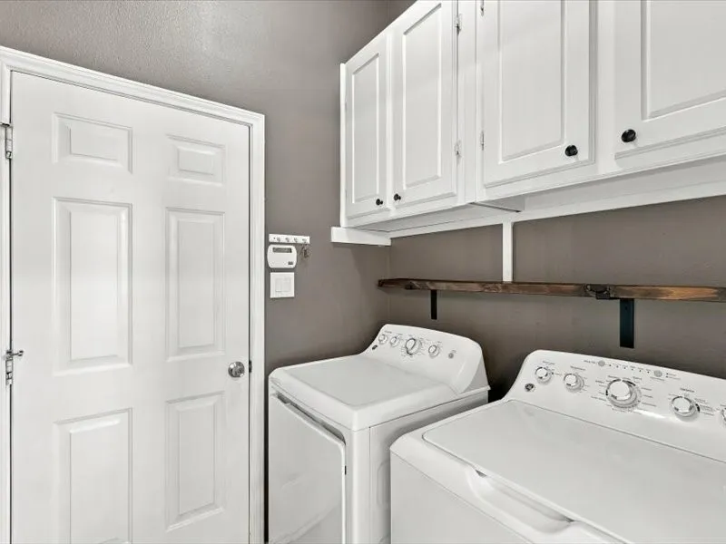 Single Family Residence For Rent in Tarrant County , 3709 Staghorn Circle N, Fort Worth, Texas 76137, 4 Bedroom, 2 Bathroom, 2 Garage spaces, 1,801 Sqft, built in 1999, mls#21403647, Real Estate Agent in Fort Worth, Homes For Rent in Tarrant county, Homes For Rent in Fort Worth, Realtor in Fort Worth Texas, Real Estate Brokerage Independent Realty Texas, Luminita Cordes Realtor
