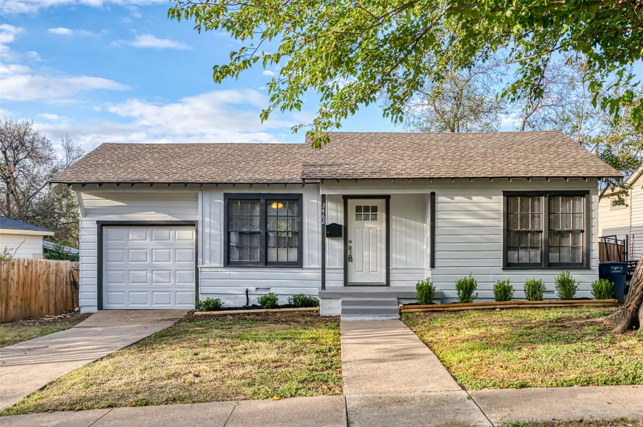 Single Family Residence For Sale in Tarrant County , 3462 W Gambrell Street, Fort Worth, Texas 76133, 2 Bedroom, 1 Bathroom, 1 Garage spaces, 780 Sqft, built in 1951, mls#21389546, Real Estate Agent in Fort Worth, Homes For Sale in Tarrant county, Homes For Sale in Fort Worth, Realtor in Fort Worth Texas, Real Estate Brokerage Independent Realty Texas, Luminita Cordes Realtor