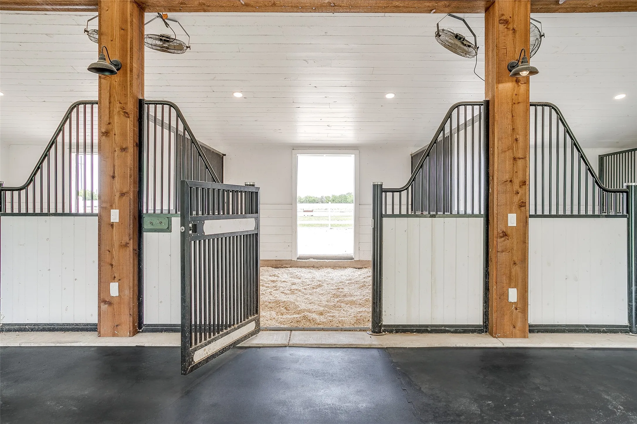 Farm For Sale in Collin County , 4023 Anns Lane, Parker, Texas 75002, 6 Bedroom, 7 Bathroom, 4 Garage spaces, 6,476 Sqft, built in 1998, mls#21403491, Real Estate Agent in Parker, Homes For Sale in Collin county, Homes For Sale in Parker, Realtor in Parker Texas, Real Estate Brokerage Independent Realty Texas, Luminita Cordes Realtor