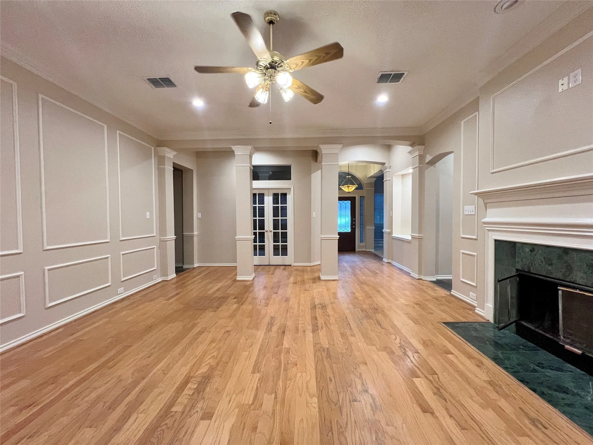 Single Family Residence For Rent in Denton County , 2685 Hillside Drive, Highland Village, Texas 75077, 4 Bedroom, 2 Bathroom, 2 Garage spaces, 2,158 Sqft, built in 1993, mls#21403730, Real Estate Agent in Highland Village, Homes For Rent in Denton county, Homes For Rent in Highland Village, Realtor in Highland Village Texas, Real Estate Brokerage Independent Realty Texas, Luminita Cordes Realtor