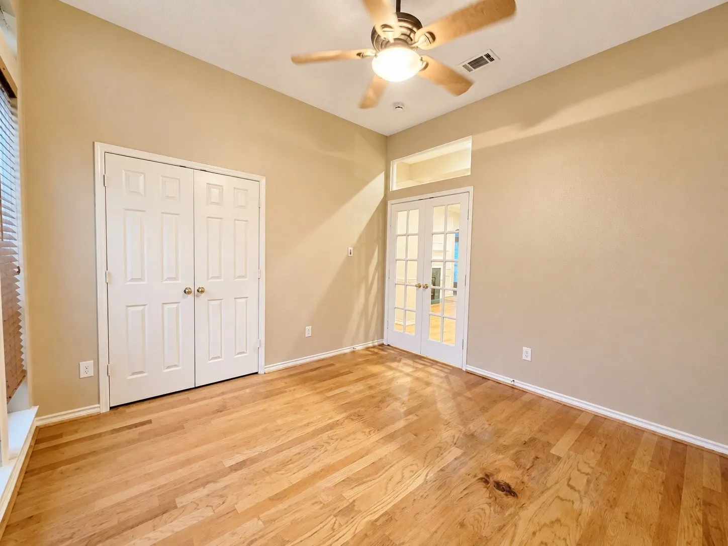 Single Family Residence For Rent in Denton County , 2685 Hillside Drive, Highland Village, Texas 75077, 4 Bedroom, 2 Bathroom, 2 Garage spaces, 2,158 Sqft, built in 1993, mls#21403730, Real Estate Agent in Highland Village, Homes For Rent in Denton county, Homes For Rent in Highland Village, Realtor in Highland Village Texas, Real Estate Brokerage Independent Realty Texas, Luminita Cordes Realtor