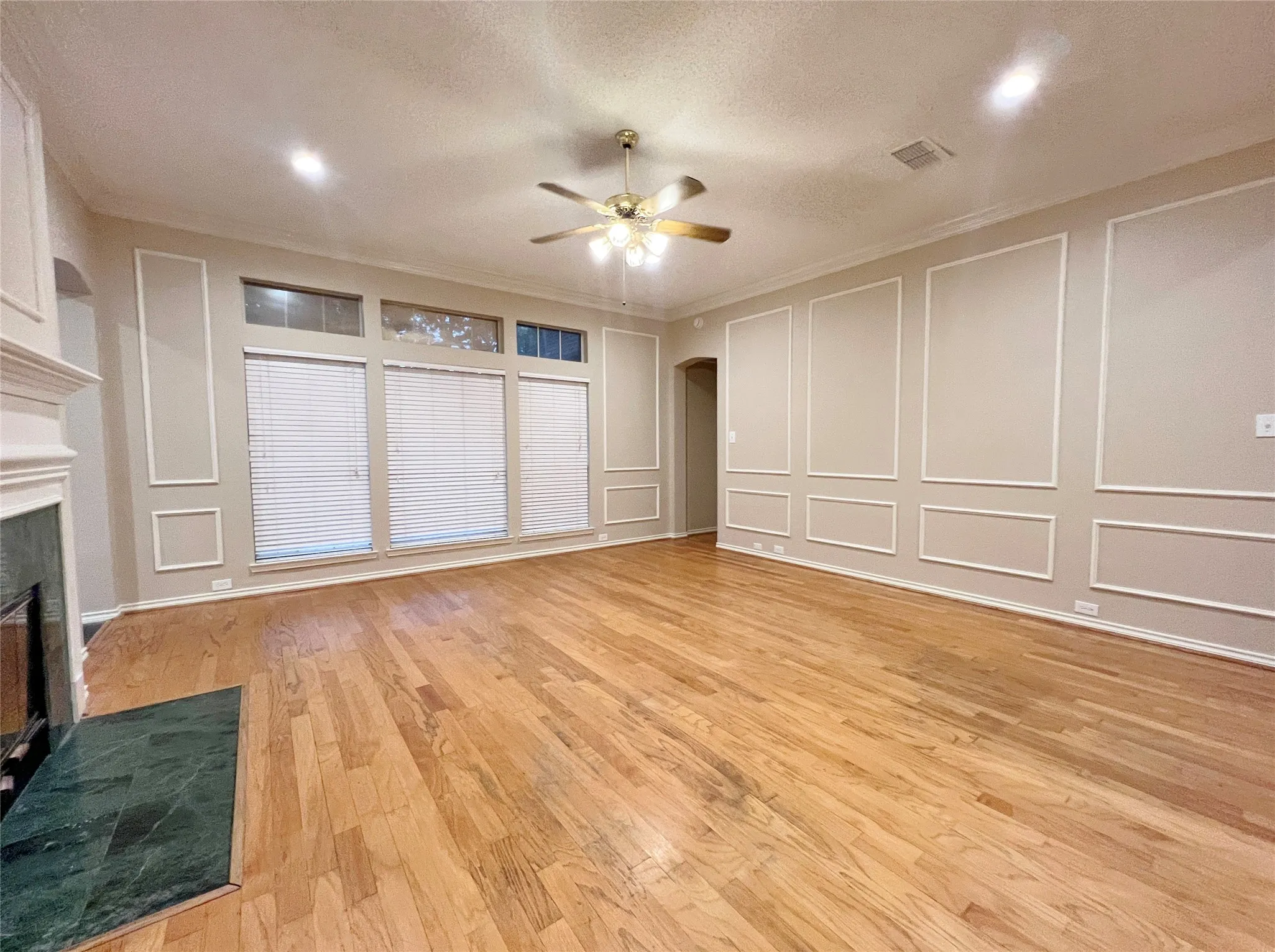 Single Family Residence For Rent in Denton County , 2685 Hillside Drive, Highland Village, Texas 75077, 4 Bedroom, 2 Bathroom, 2 Garage spaces, 2,158 Sqft, built in 1993, mls#21403730, Real Estate Agent in Highland Village, Homes For Rent in Denton county, Homes For Rent in Highland Village, Realtor in Highland Village Texas, Real Estate Brokerage Independent Realty Texas, Luminita Cordes Realtor