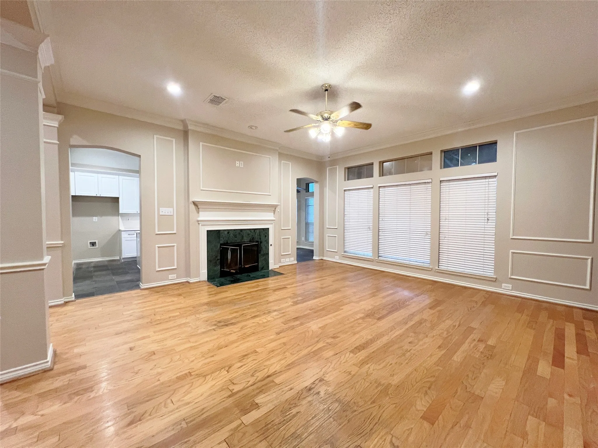 Single Family Residence For Rent in Denton County , 2685 Hillside Drive, Highland Village, Texas 75077, 4 Bedroom, 2 Bathroom, 2 Garage spaces, 2,158 Sqft, built in 1993, mls#21403730, Real Estate Agent in Highland Village, Homes For Rent in Denton county, Homes For Rent in Highland Village, Realtor in Highland Village Texas, Real Estate Brokerage Independent Realty Texas, Luminita Cordes Realtor