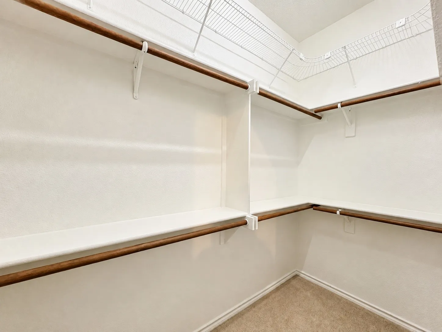 Single Family Residence For Rent in Denton County , 2685 Hillside Drive, Highland Village, Texas 75077, 4 Bedroom, 2 Bathroom, 2 Garage spaces, 2,158 Sqft, built in 1993, mls#21403730, Real Estate Agent in Highland Village, Homes For Rent in Denton county, Homes For Rent in Highland Village, Realtor in Highland Village Texas, Real Estate Brokerage Independent Realty Texas, Luminita Cordes Realtor