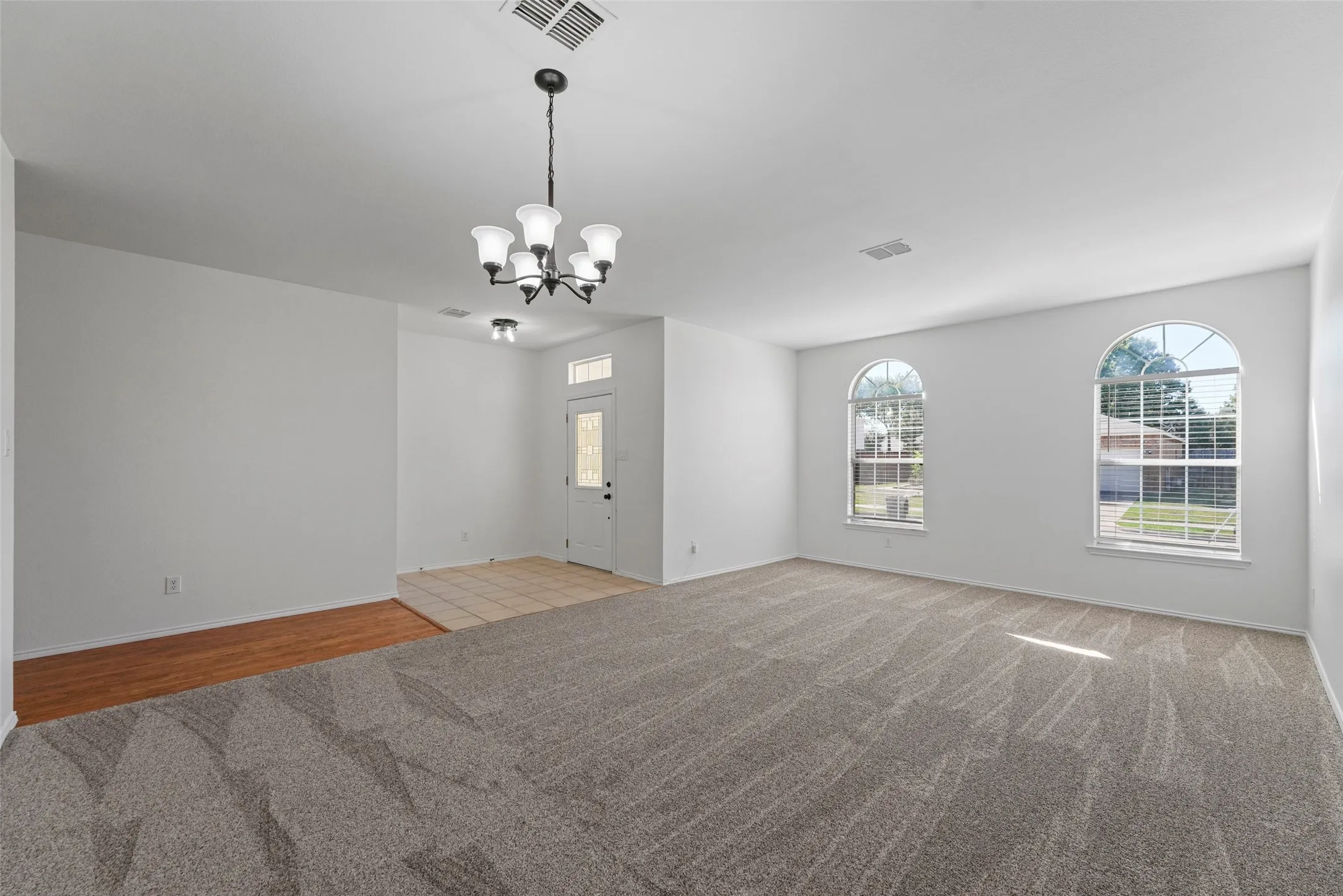 Single Family Residence For Sale in Denton County , 2337 Magnolia Drive, Little Elm, Texas 75068, 5 Bedroom, 4 Bathroom, 2 Garage spaces, 3,642 Sqft, built in 2000, mls#21403579, Real Estate Agent in Little Elm, Homes For Sale in Denton county, Homes For Sale in Little Elm, Realtor in Little Elm Texas, Real Estate Brokerage Independent Realty Texas, Luminita Cordes Realtor