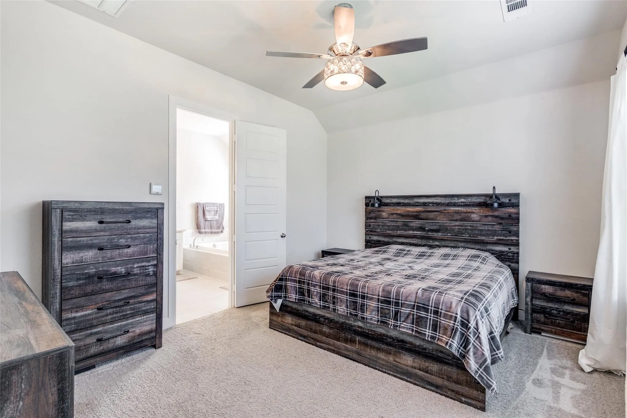 Single Family Residence For Sale in Collin County , 2501 War Admiral Street, Celina, Texas 75009, 4 Bedroom, 3 Bathroom, 2 Garage spaces, 2,252 Sqft, built in 2019, mls#21396071, Real Estate Agent in Celina, Homes For Sale in Collin county, Homes For Sale in Celina, Realtor in Celina Texas, Real Estate Brokerage Independent Realty Texas, Luminita Cordes Realtor