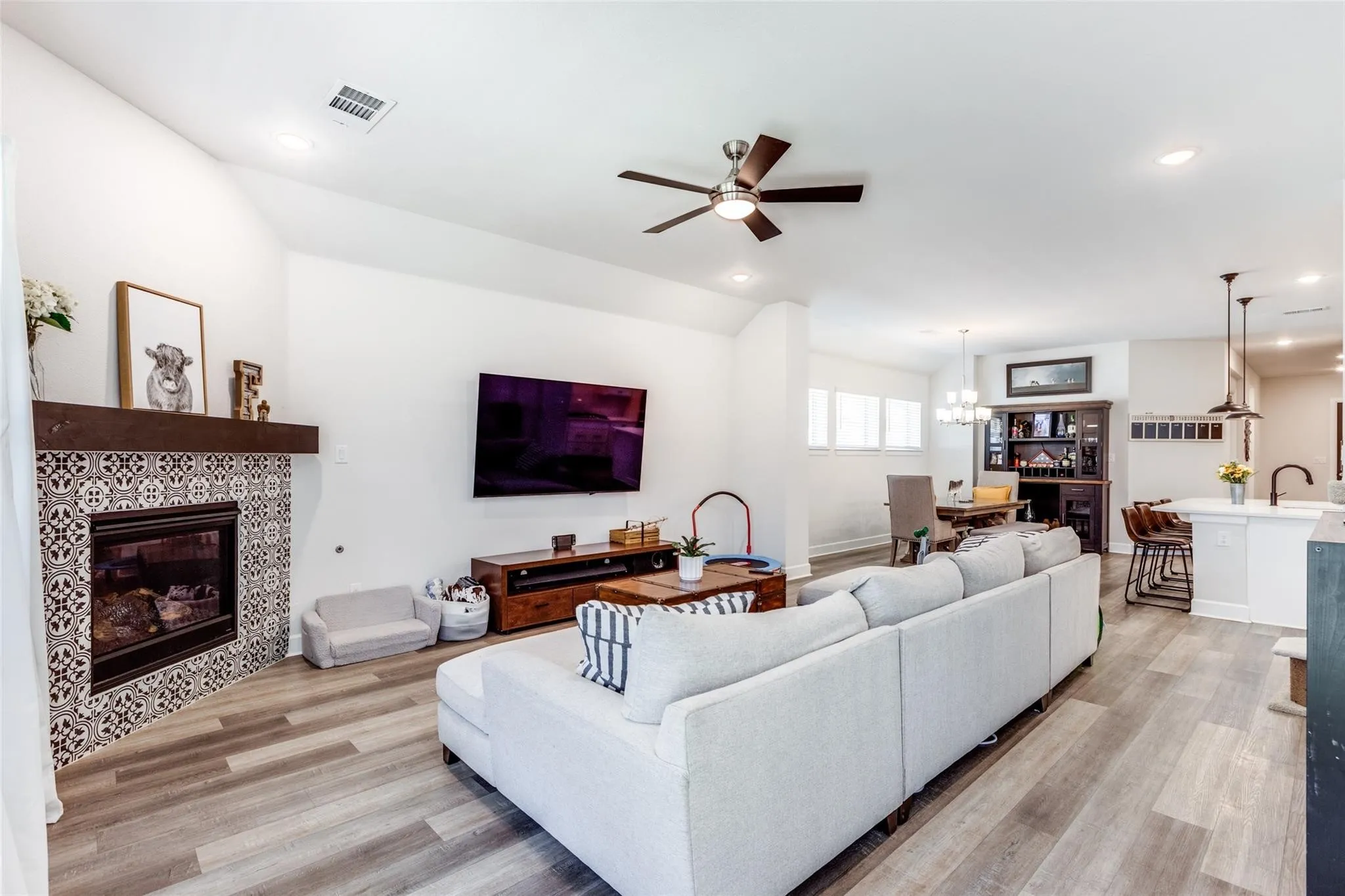 Single Family Residence For Sale in Collin County , 2501 War Admiral Street, Celina, Texas 75009, 4 Bedroom, 3 Bathroom, 2 Garage spaces, 2,252 Sqft, built in 2019, mls#21396071, Real Estate Agent in Celina, Homes For Sale in Collin county, Homes For Sale in Celina, Realtor in Celina Texas, Real Estate Brokerage Independent Realty Texas, Luminita Cordes Realtor