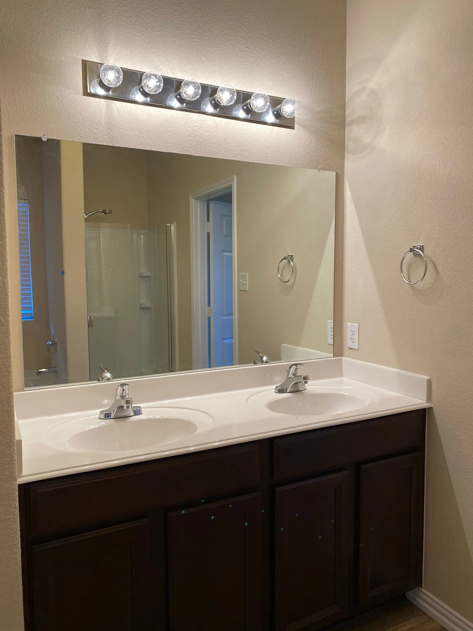 Single Family Residence For Rent in Denton County , 1060 Barrington Drive, Prosper, Texas 75078, 5 Bedroom, 3 Bathroom, 2 Garage spaces, 2,952 Sqft, built in 2010, mls#21403742, Real Estate Agent in Prosper, Homes For Rent in Denton county, Homes For Rent in Prosper, Realtor in Prosper Texas, Real Estate Brokerage Independent Realty Texas, Luminita Cordes Realtor