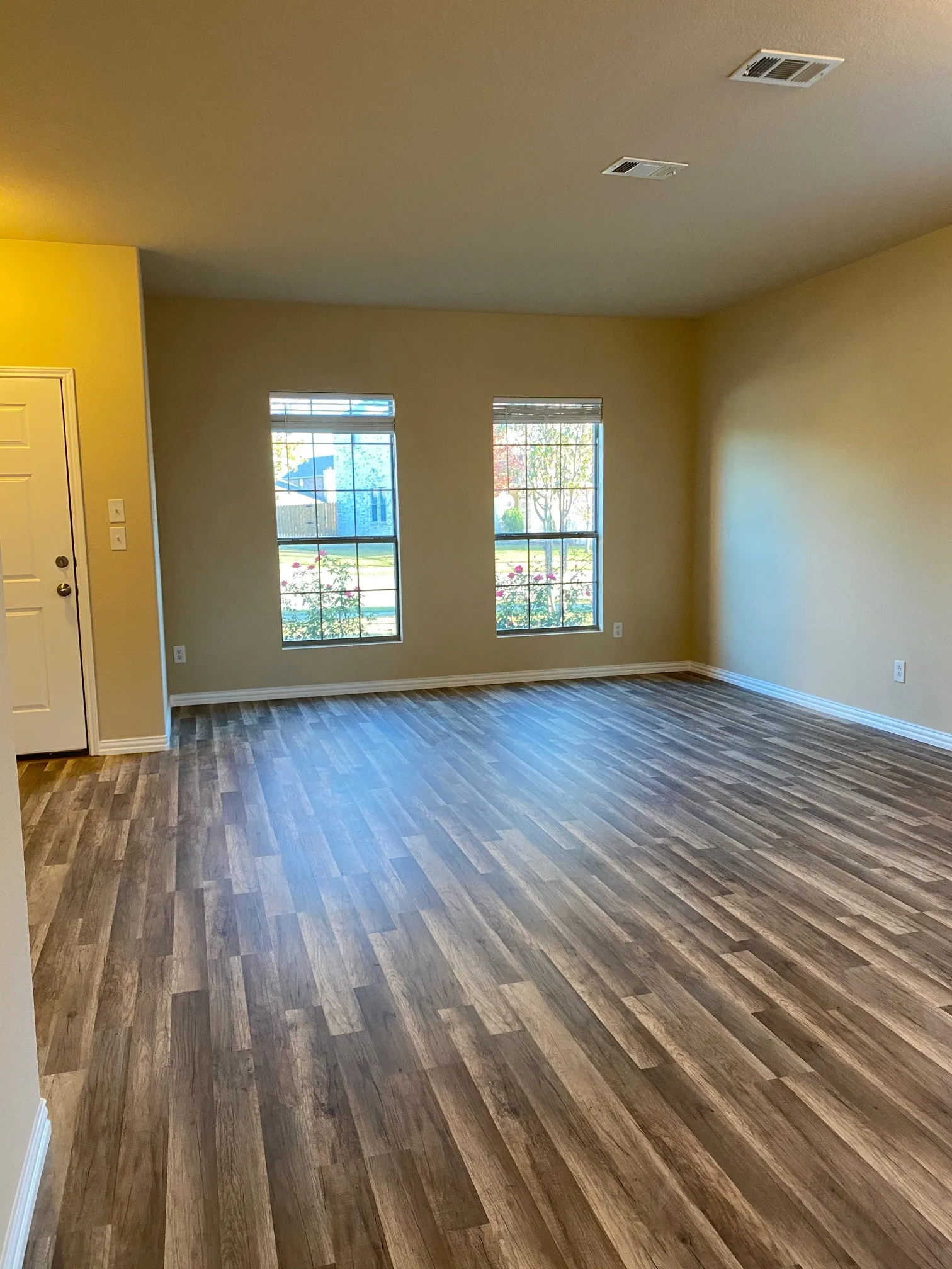Single Family Residence For Rent in Denton County , 1060 Barrington Drive, Prosper, Texas 75078, 5 Bedroom, 3 Bathroom, 2 Garage spaces, 2,952 Sqft, built in 2010, mls#21403742, Real Estate Agent in Prosper, Homes For Rent in Denton county, Homes For Rent in Prosper, Realtor in Prosper Texas, Real Estate Brokerage Independent Realty Texas, Luminita Cordes Realtor