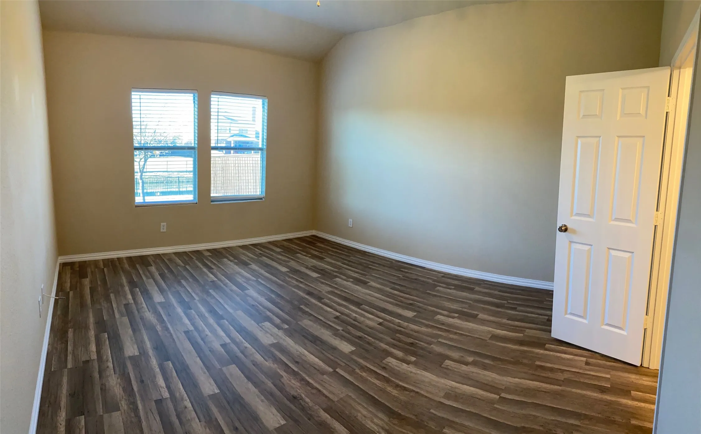 Single Family Residence For Rent in Denton County , 1060 Barrington Drive, Prosper, Texas 75078, 5 Bedroom, 3 Bathroom, 2 Garage spaces, 2,952 Sqft, built in 2010, mls#21403742, Real Estate Agent in Prosper, Homes For Rent in Denton county, Homes For Rent in Prosper, Realtor in Prosper Texas, Real Estate Brokerage Independent Realty Texas, Luminita Cordes Realtor