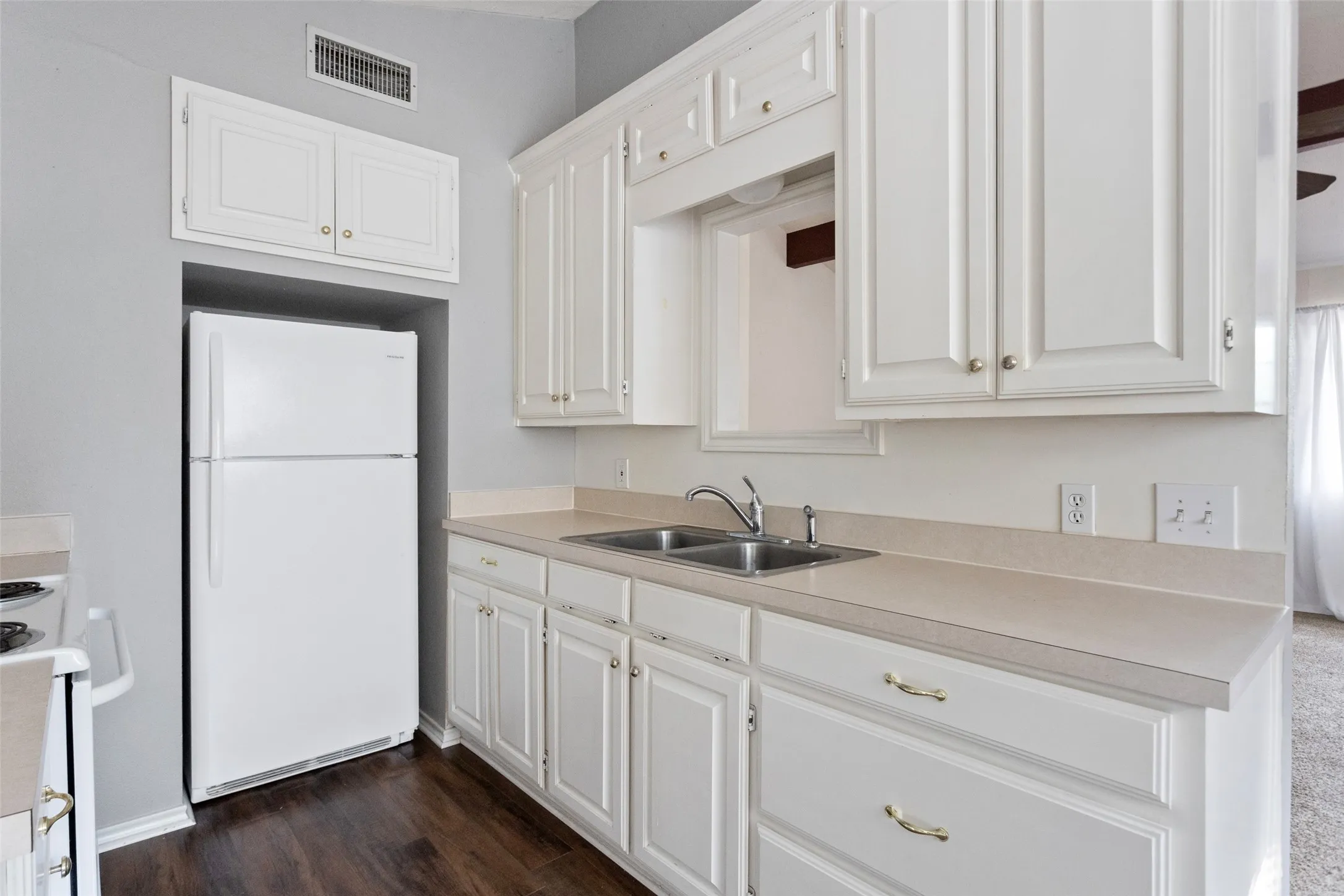 Single Family Residence For Rent in Hood County , 1811 Hidden Valley Road, Granbury, Texas 76049, 2 Bedroom, 1 Bathroom, Garage spaces, 864 Sqft, built in 1979, mls#21403747, Real Estate Agent in Granbury, Homes For Rent in Hood county, Homes For Rent in Granbury, Realtor in Granbury Texas, Real Estate Brokerage Independent Realty Texas, Luminita Cordes Realtor
