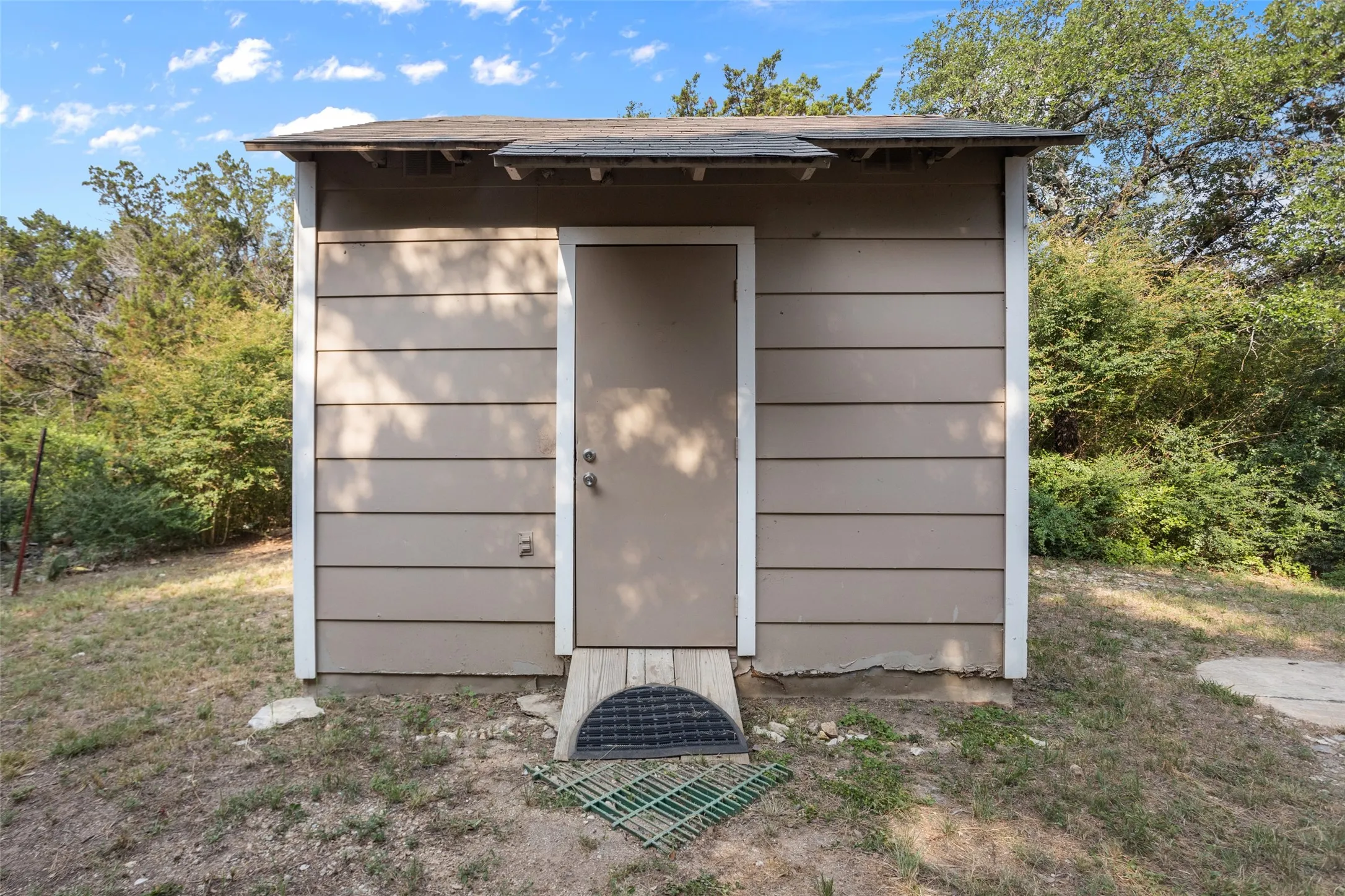 Single Family Residence For Rent in Hood County , 1811 Hidden Valley Road, Granbury, Texas 76049, 2 Bedroom, 1 Bathroom, Garage spaces, 864 Sqft, built in 1979, mls#21403747, Real Estate Agent in Granbury, Homes For Rent in Hood county, Homes For Rent in Granbury, Realtor in Granbury Texas, Real Estate Brokerage Independent Realty Texas, Luminita Cordes Realtor